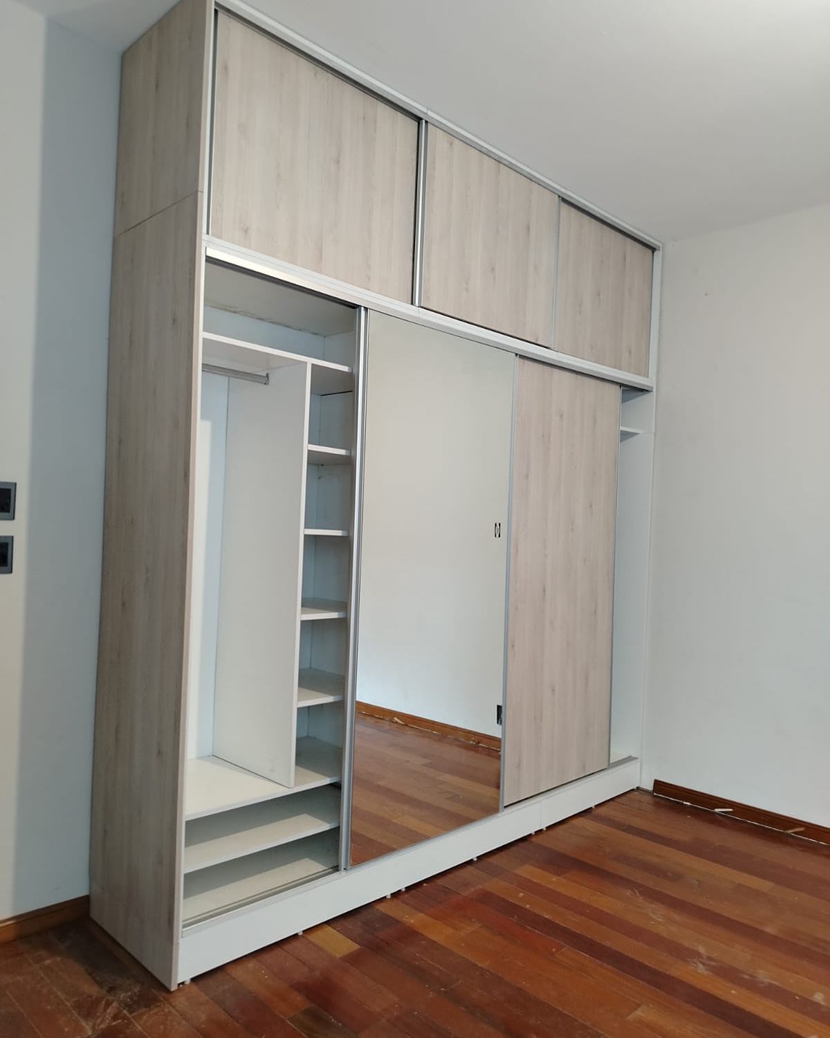 placard Moderno con Puertas Corredizas