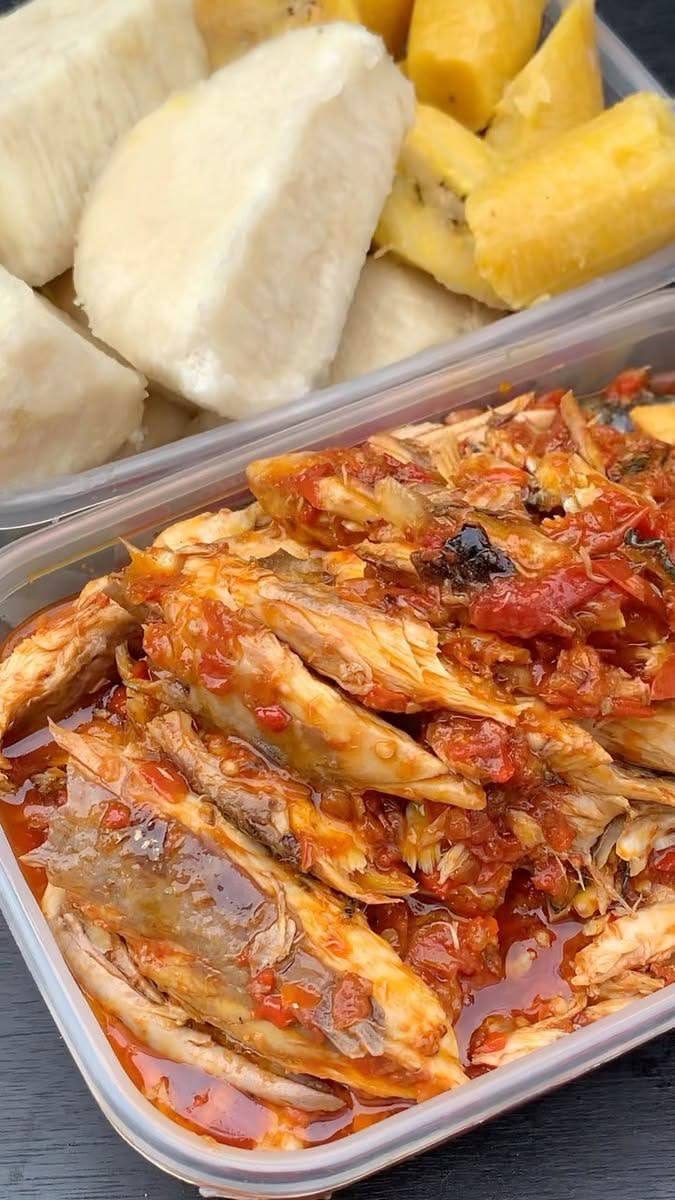 Boiled Yam & Plantain with Pepper Fish Sauce