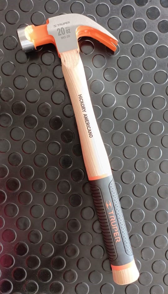 Martillo Truper de 20 oz