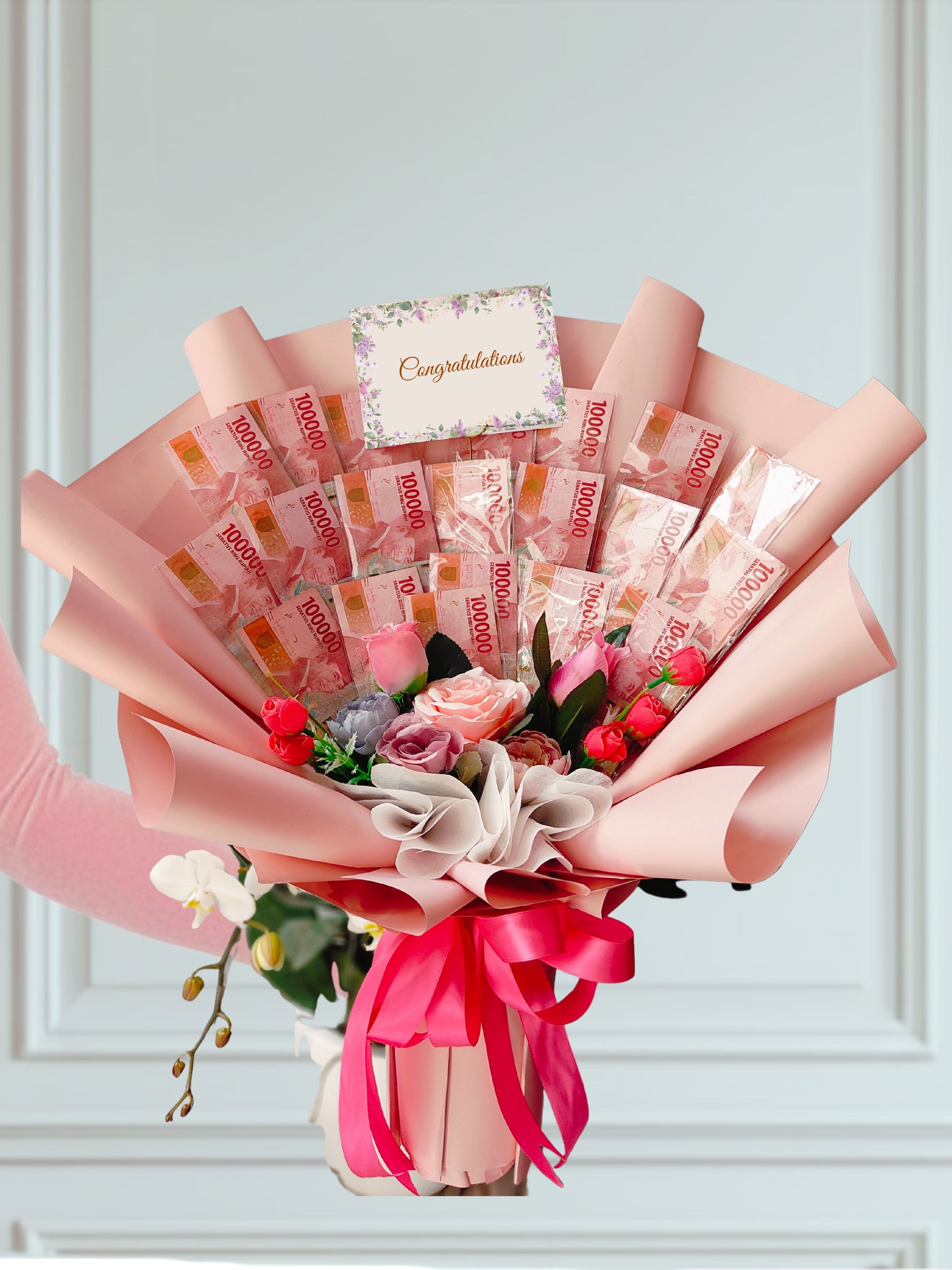 HB62 - Hand Bouquet