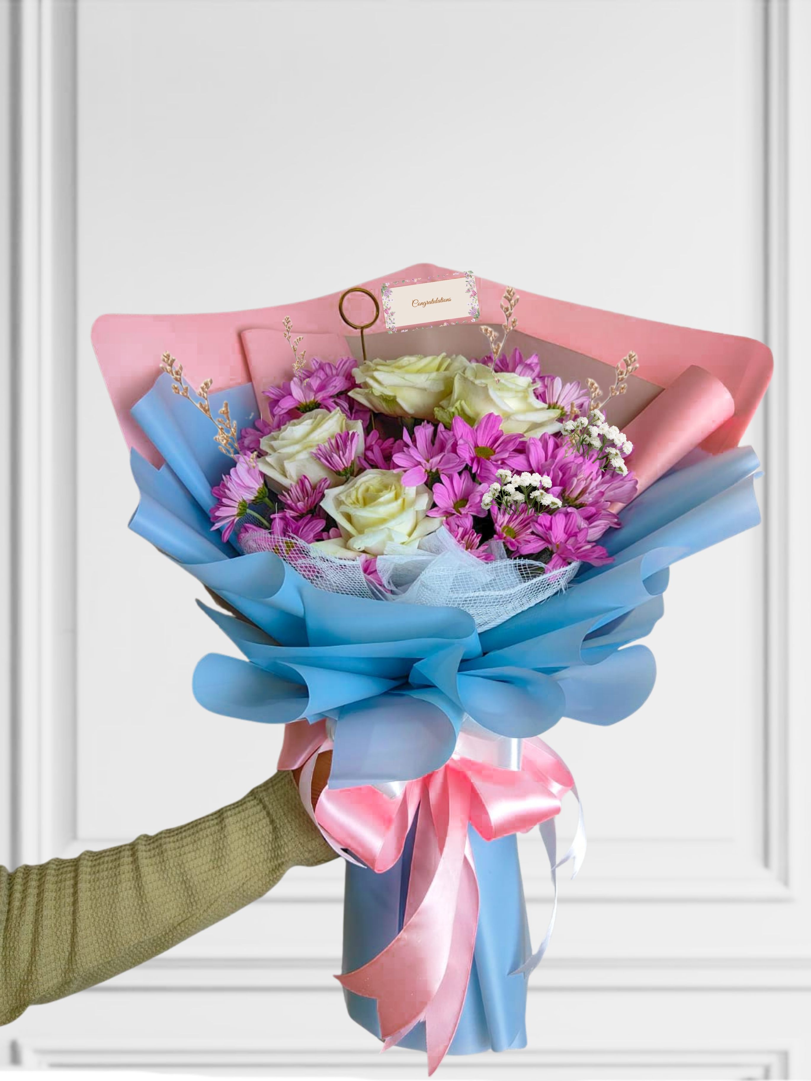 HB03 - Hand Bouquet