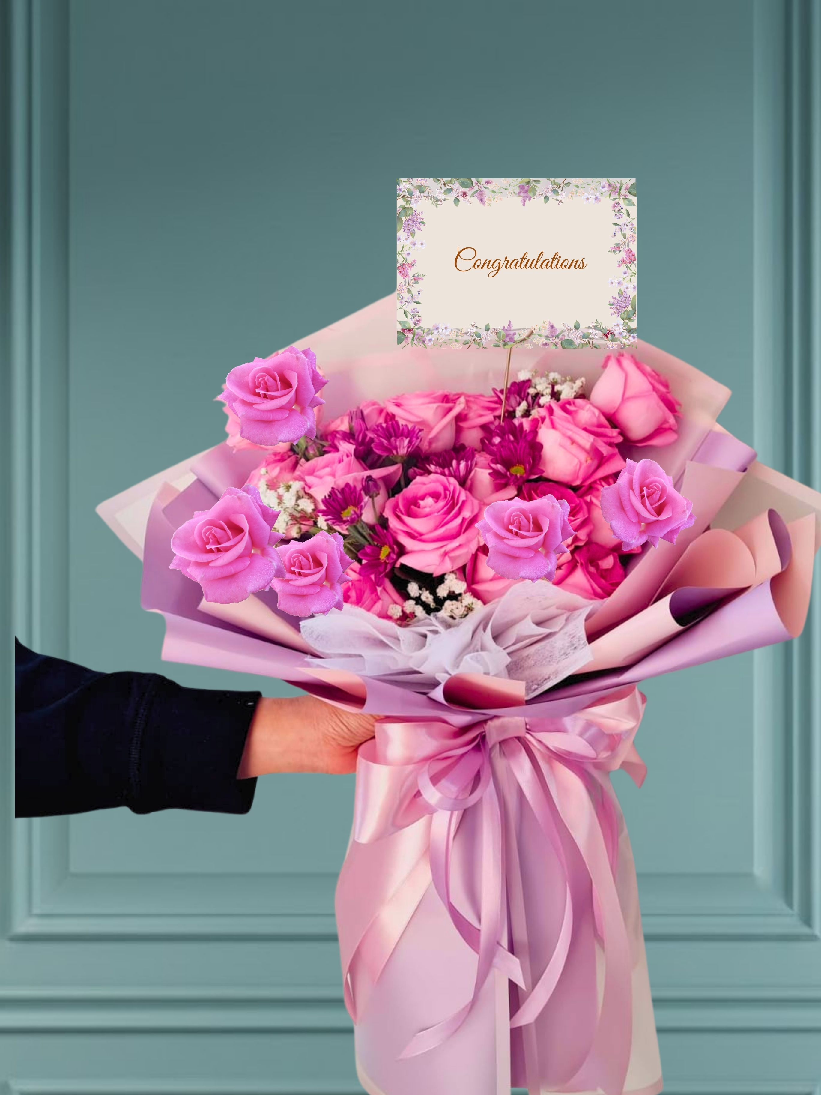 HB04 - Hand Bouquet