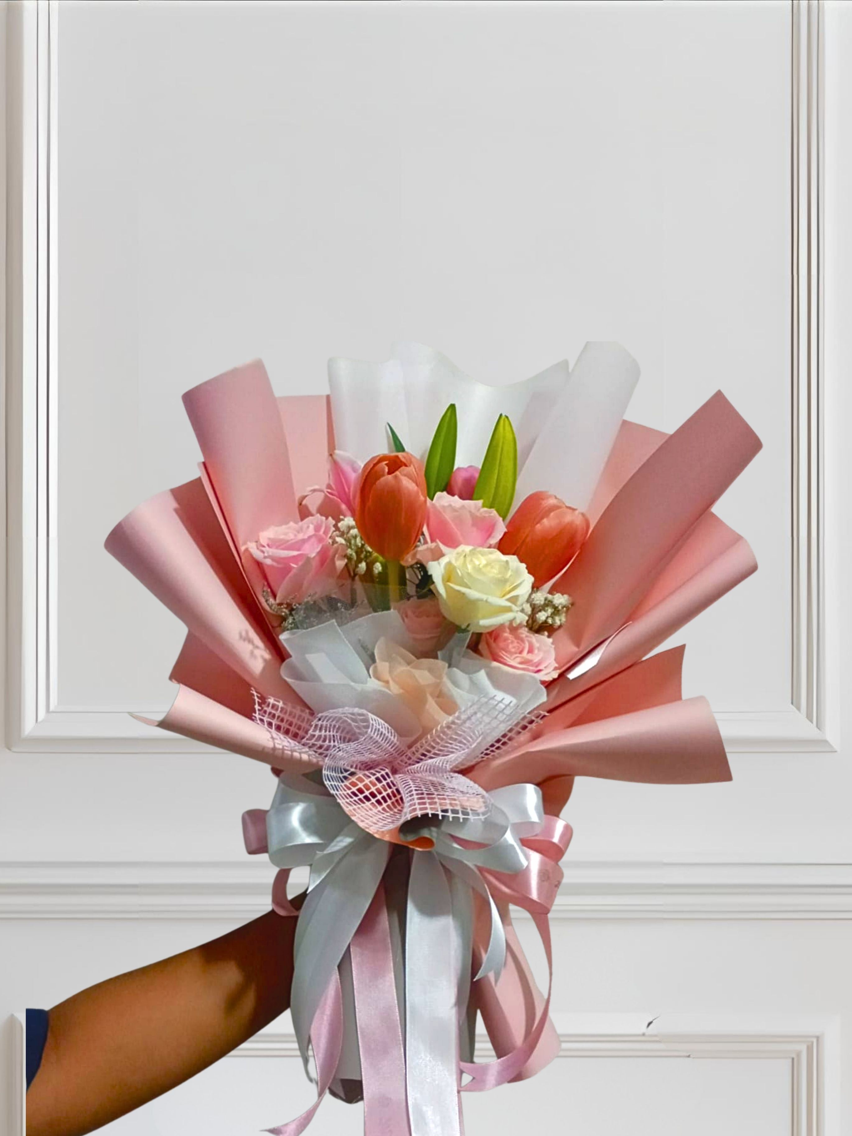 HB10 - Hand Bouquet