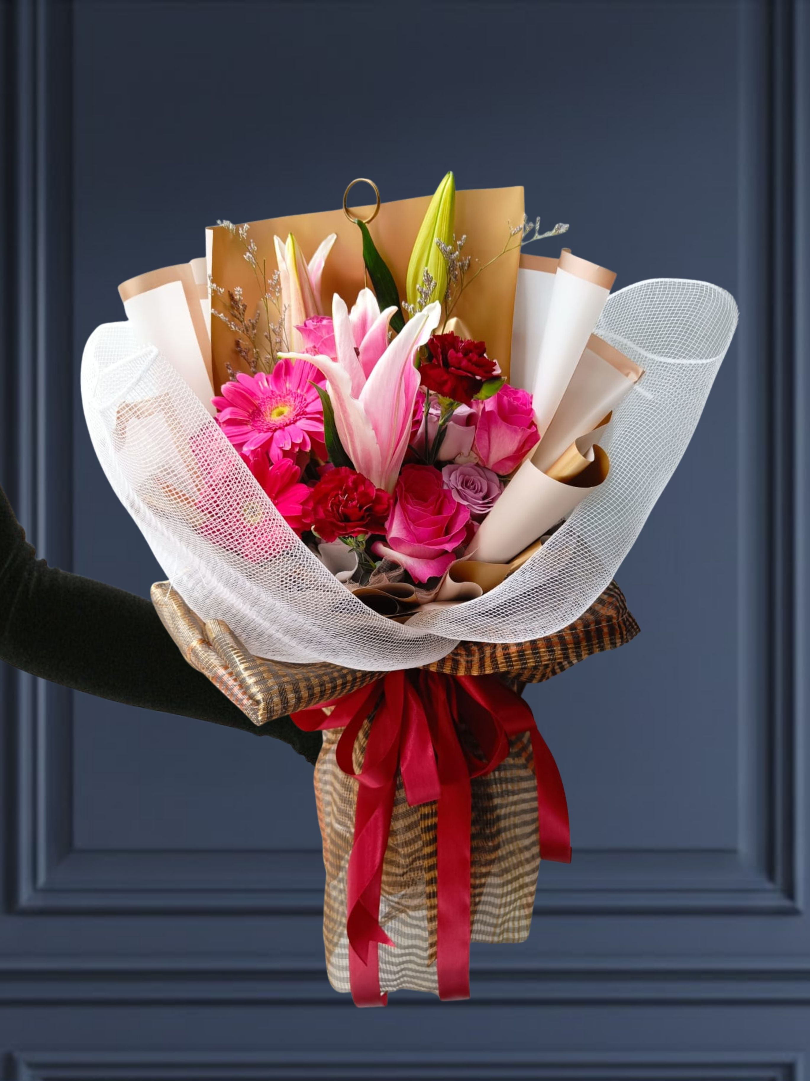 HB37 - Hand Bouquet