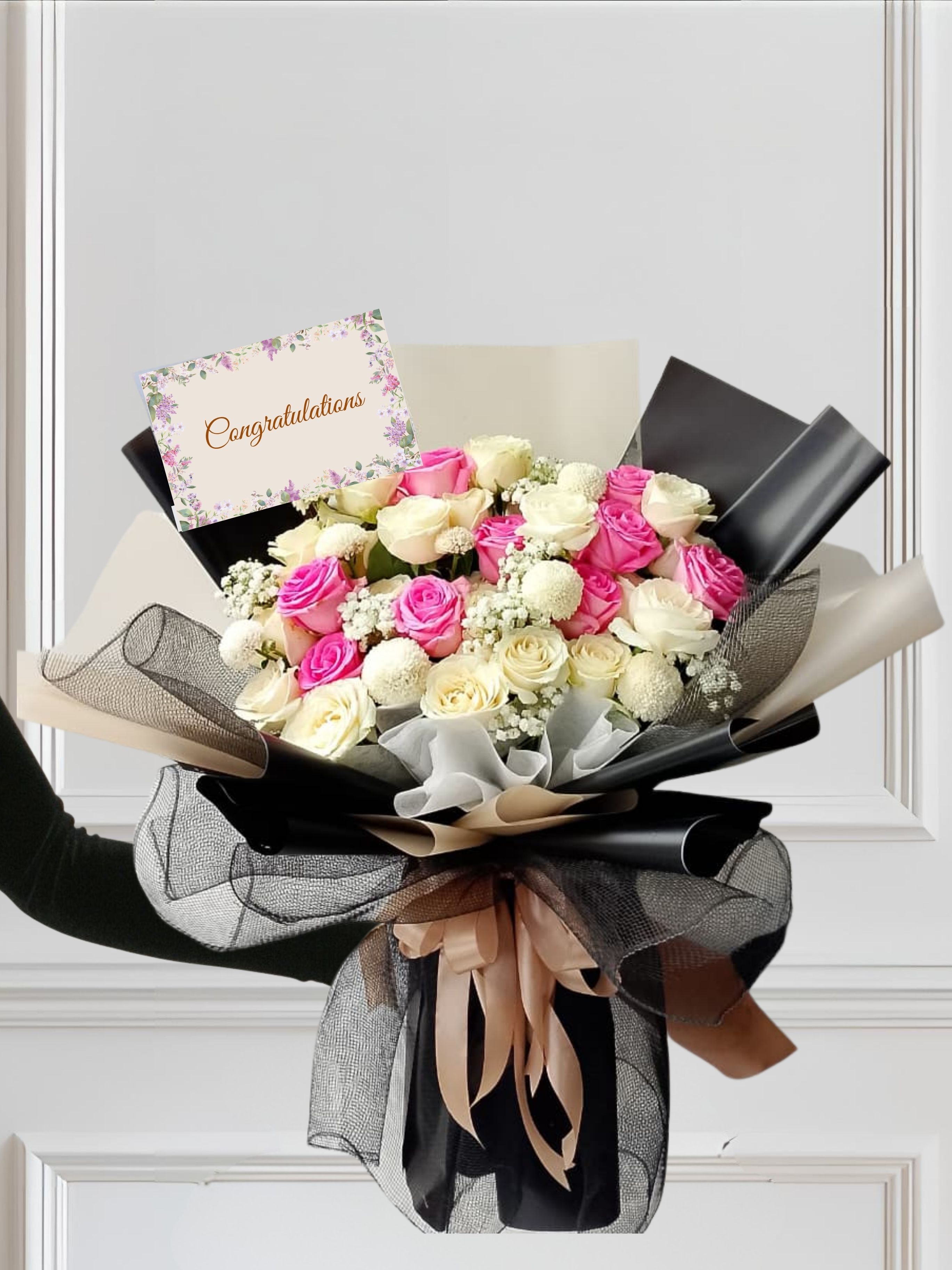 HB47 - Hand Bouquet