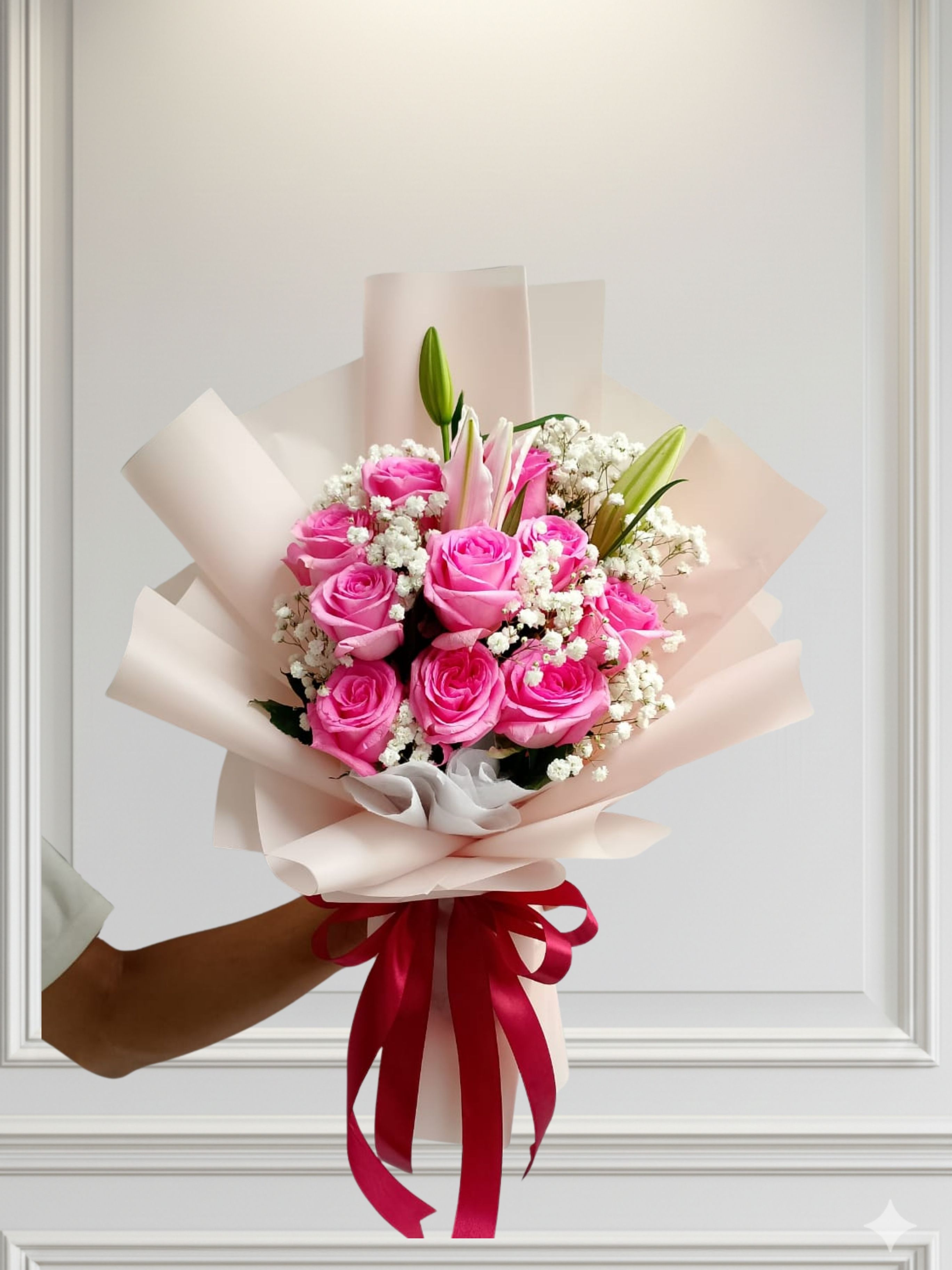 HB12 - Hand Bouquet
