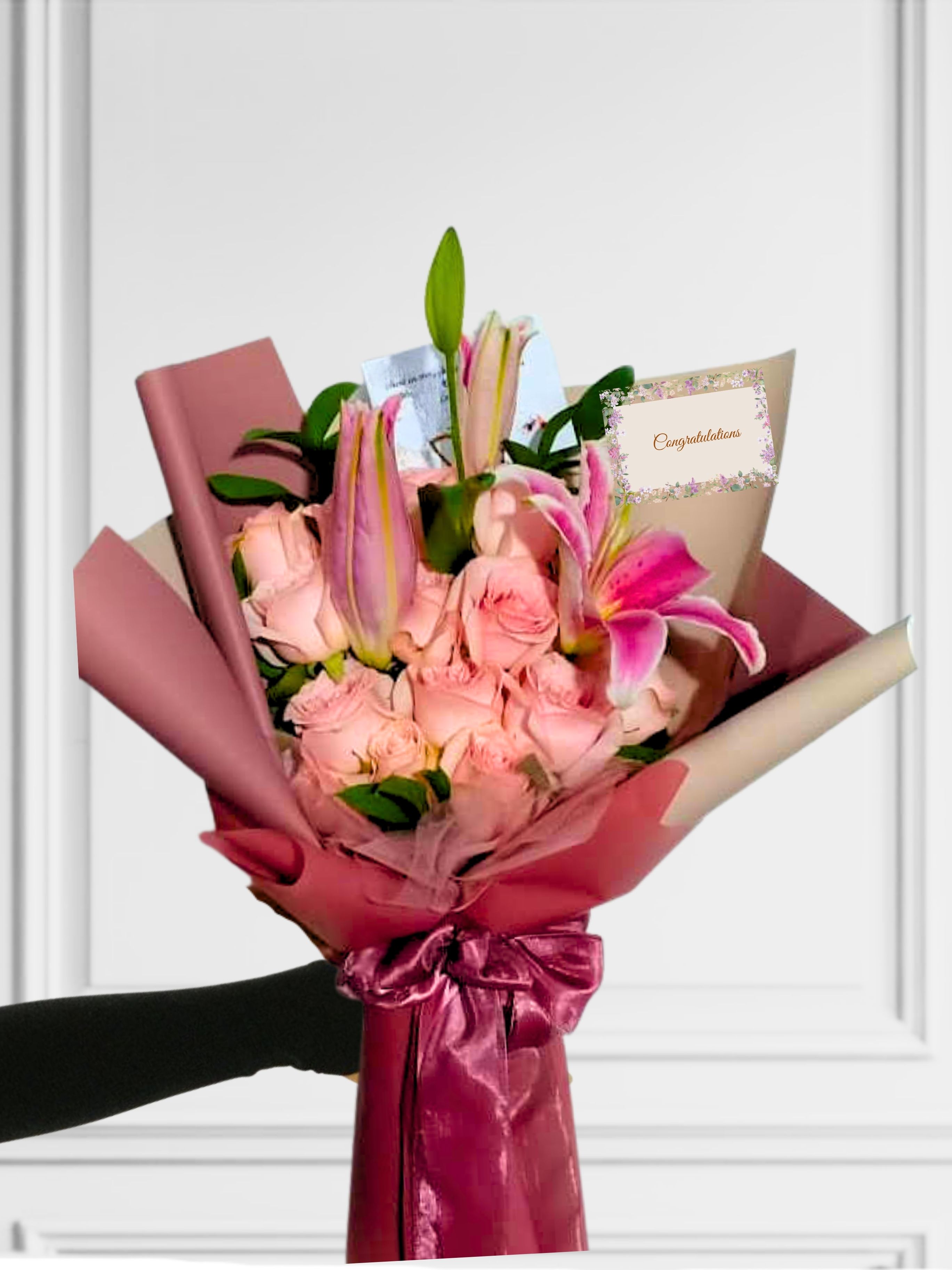 HB42 - Hand Bouquet