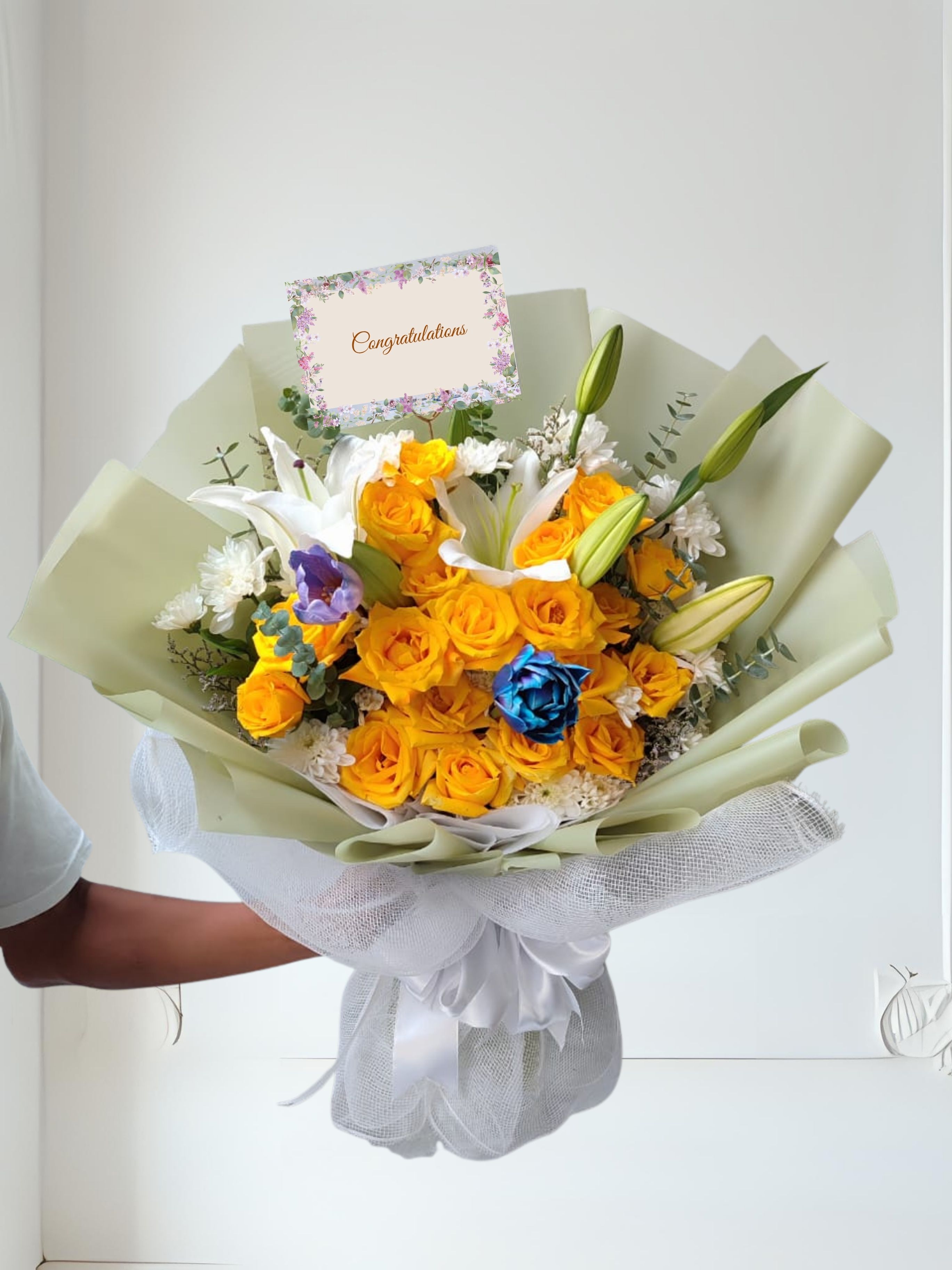 HB36 - Hand Bouquet