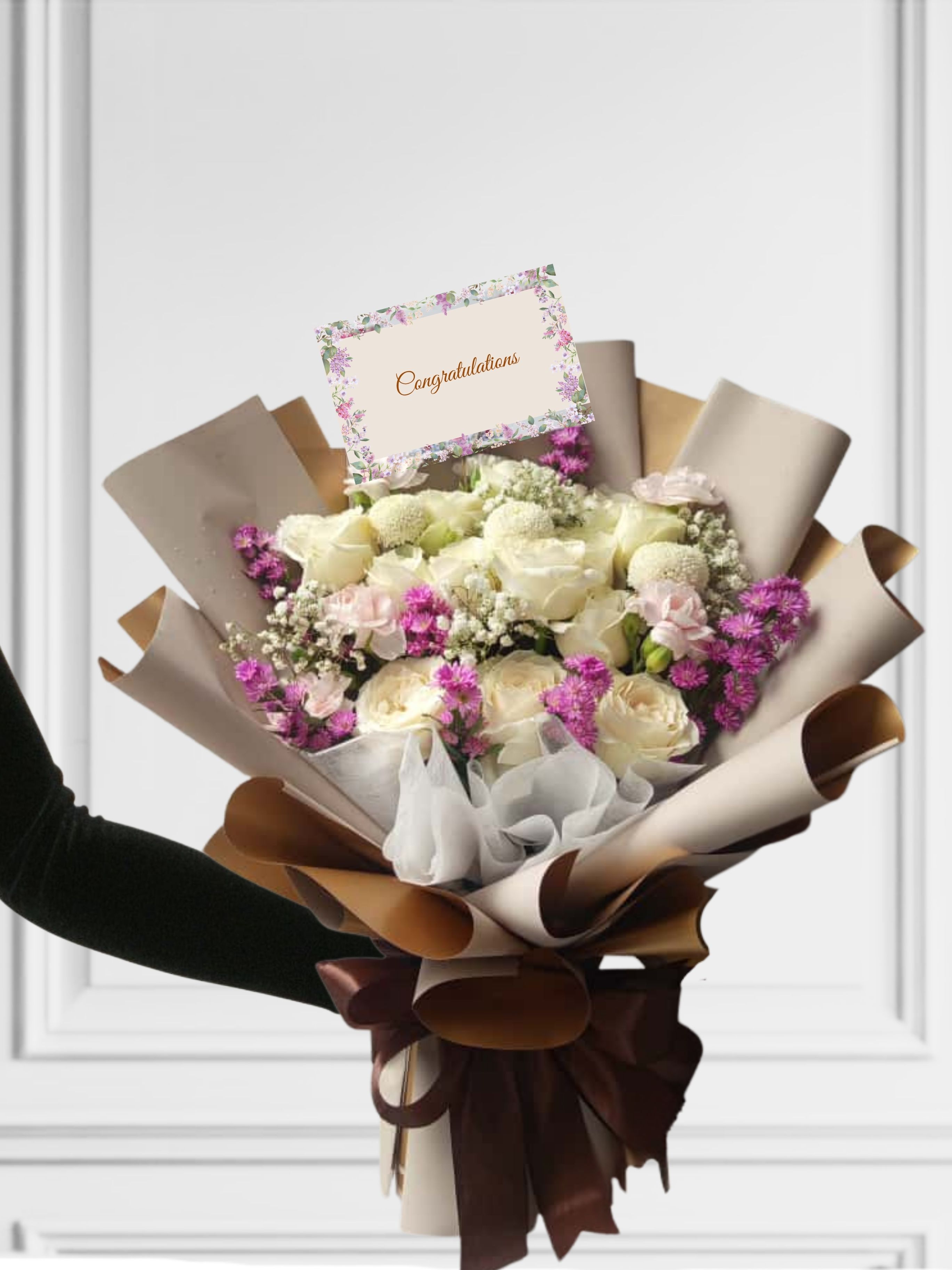 HB26 - Hand Bouquet