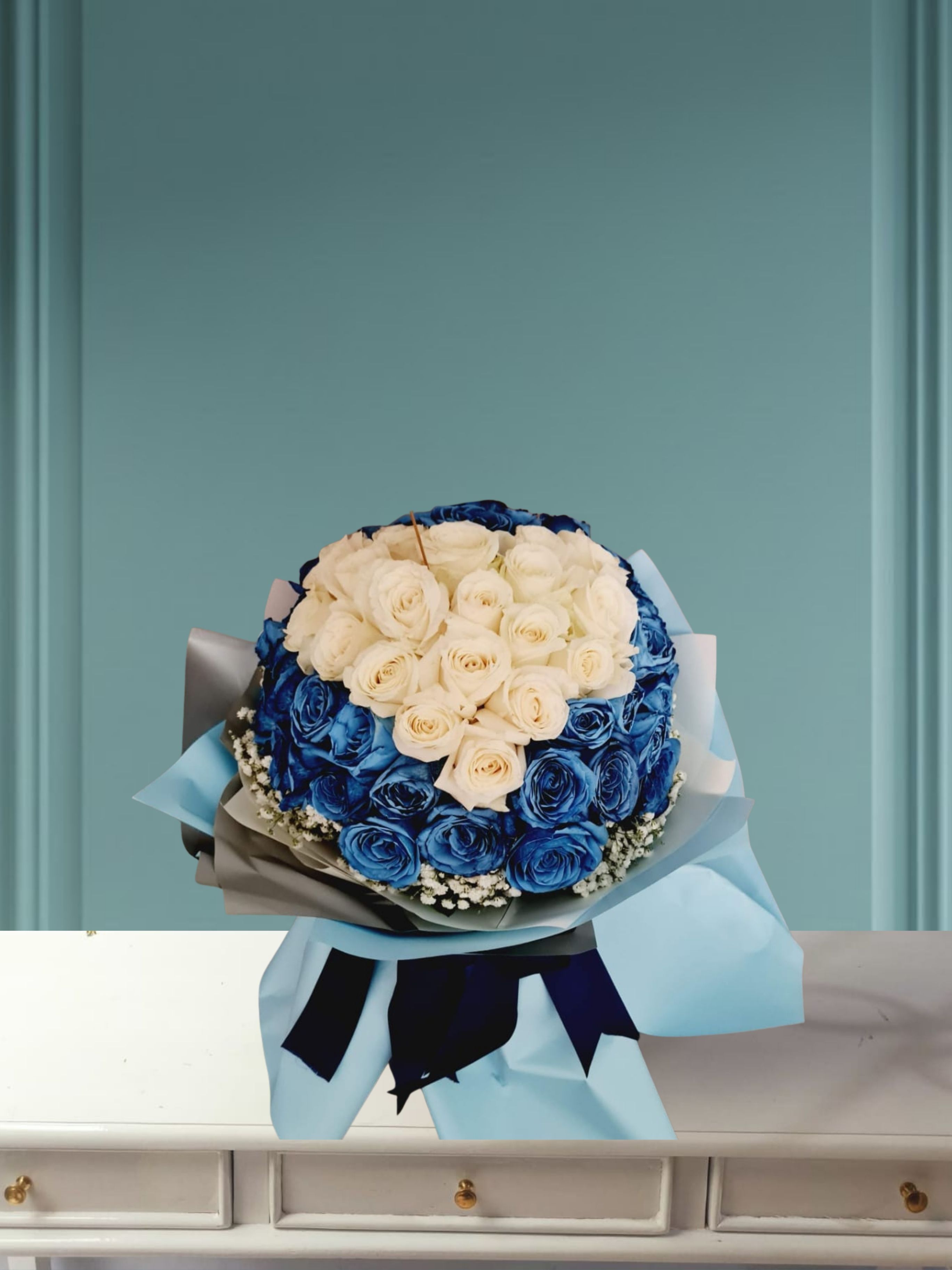 HB32 - Hand Bouquet