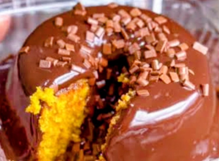 Bolo Mini Cenoura com Chocolate