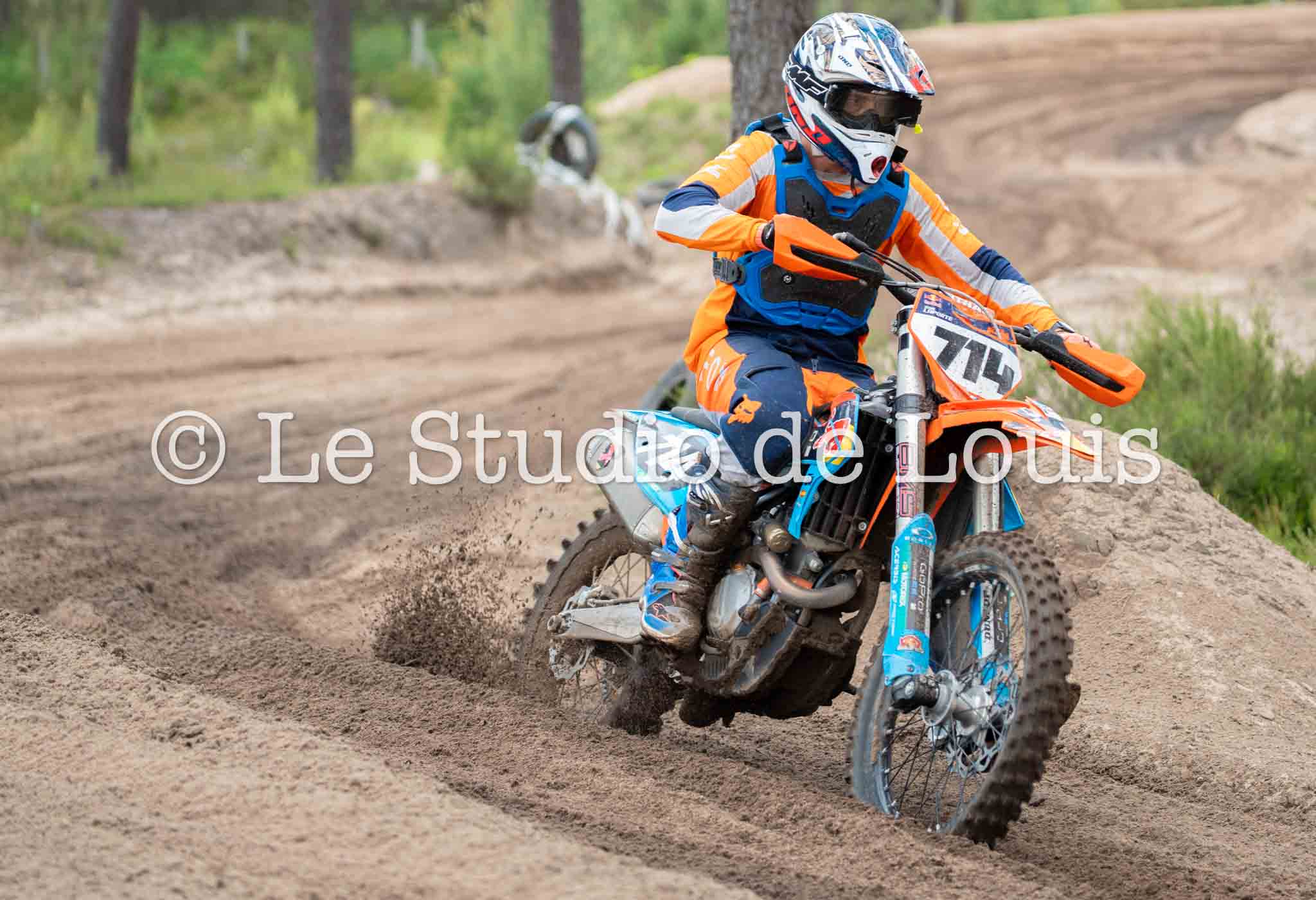 moto 714