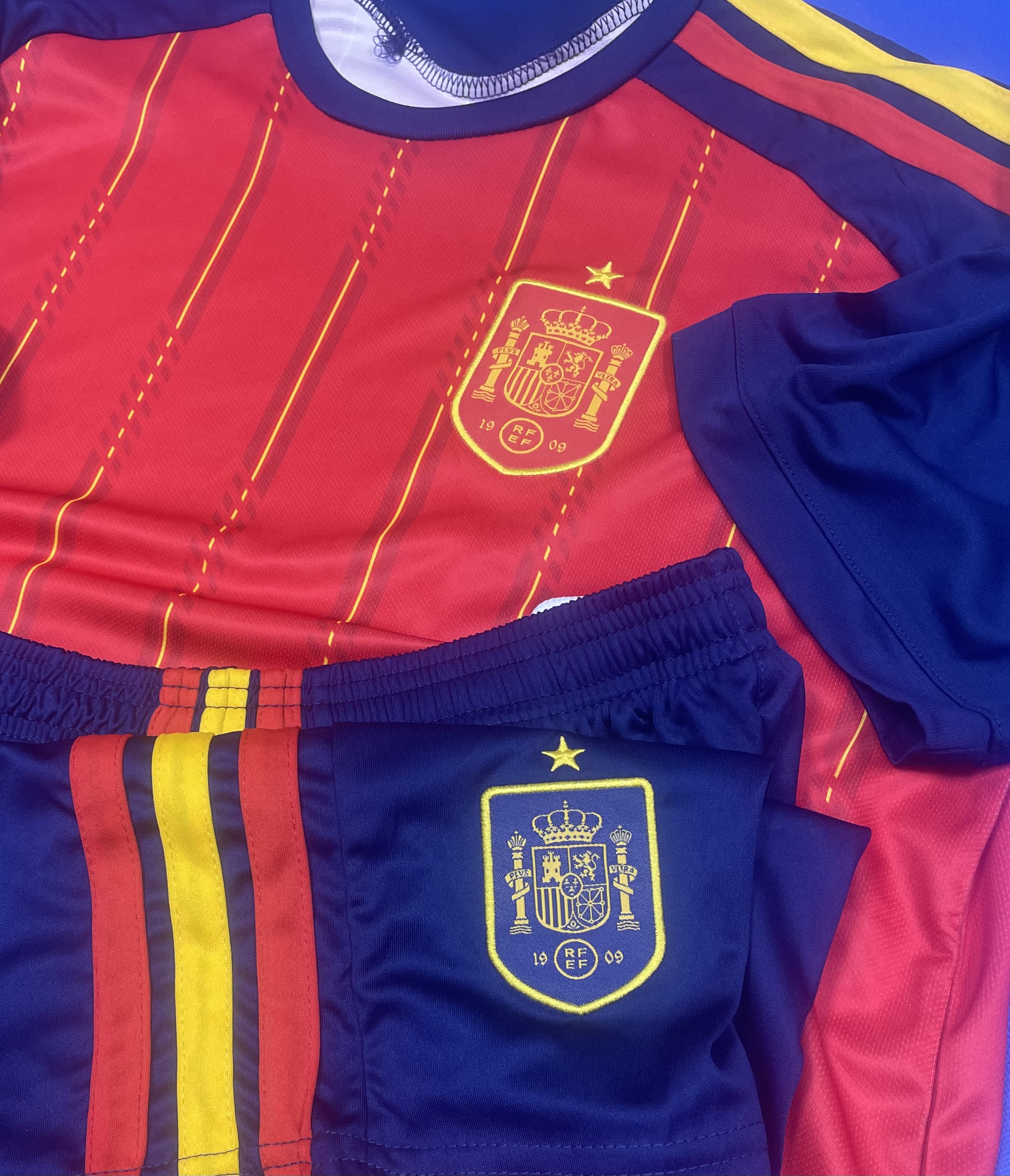 Men's Spain Soccer Jersey Set