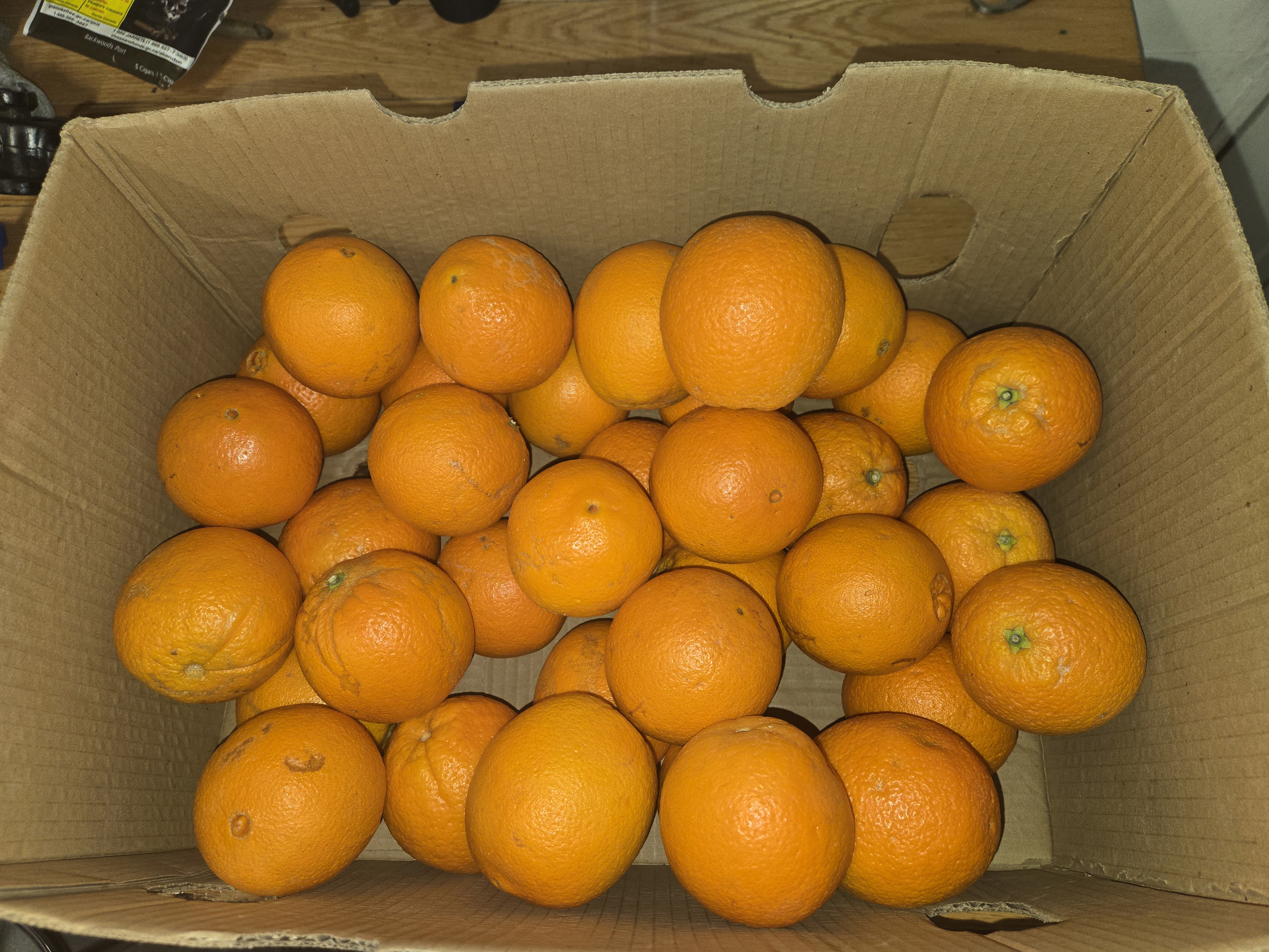 Fresh Oranges Box