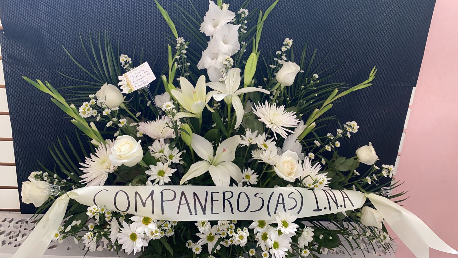 Arreglo Floral Fúnebre Blanco