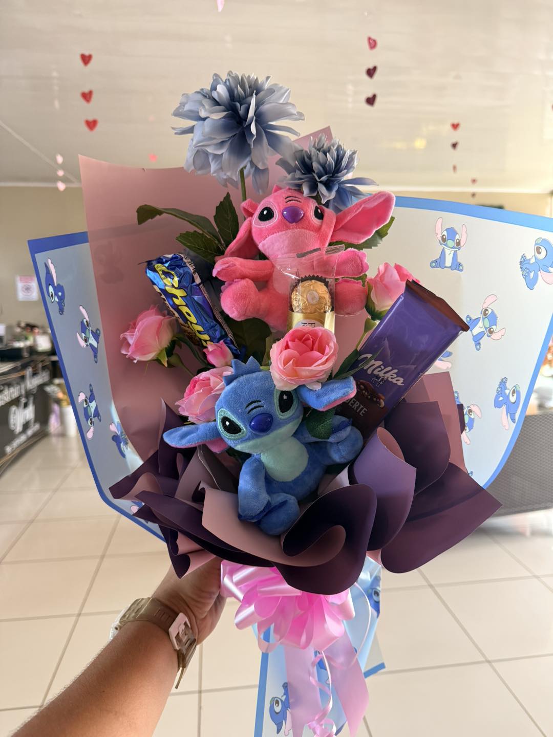 Ramo de peluches y chocolates