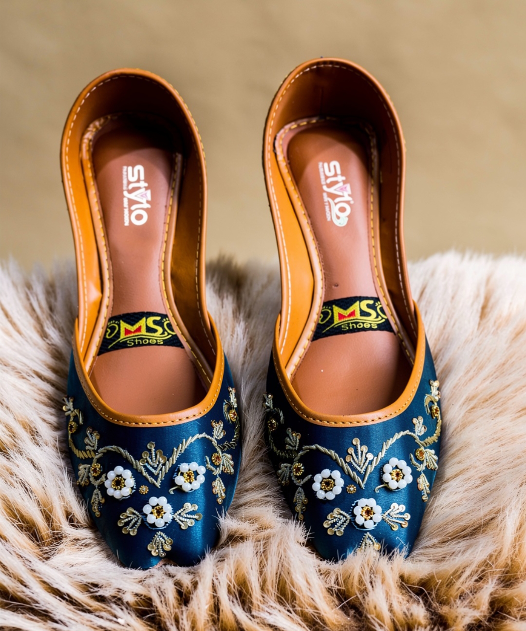 Embroidered Blue Khussa