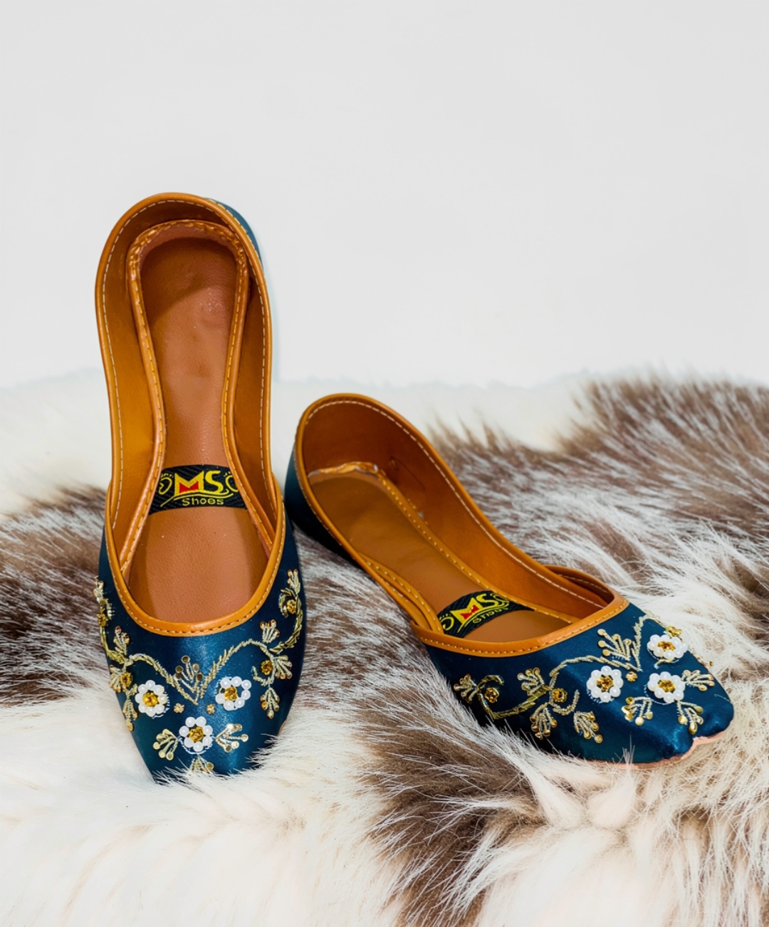 Embroidered Blue Khussa