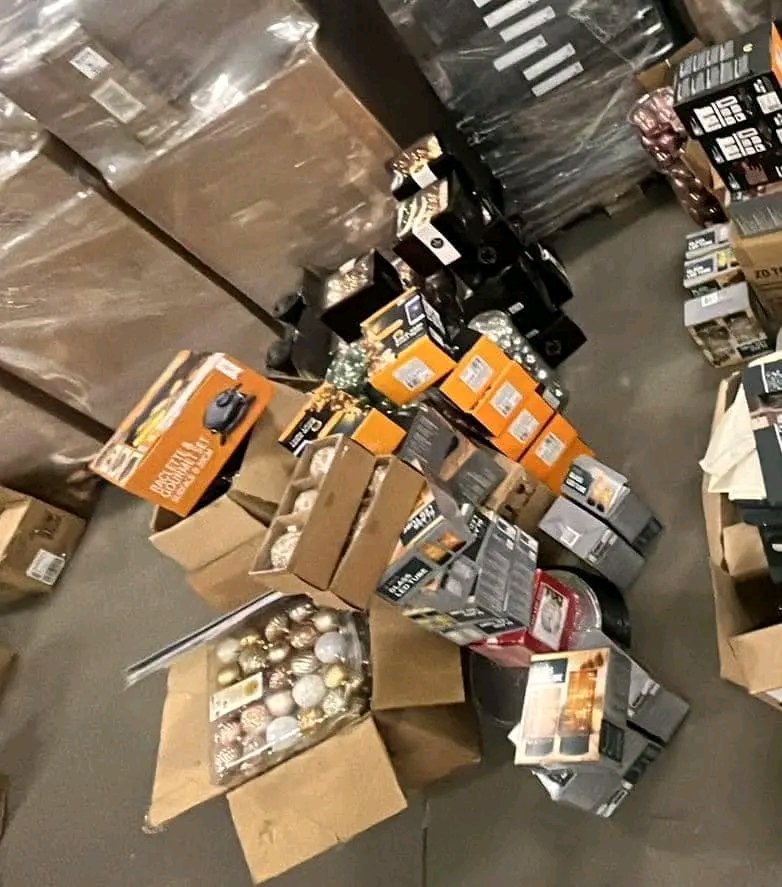 Holiday Gift Box Set Pallets