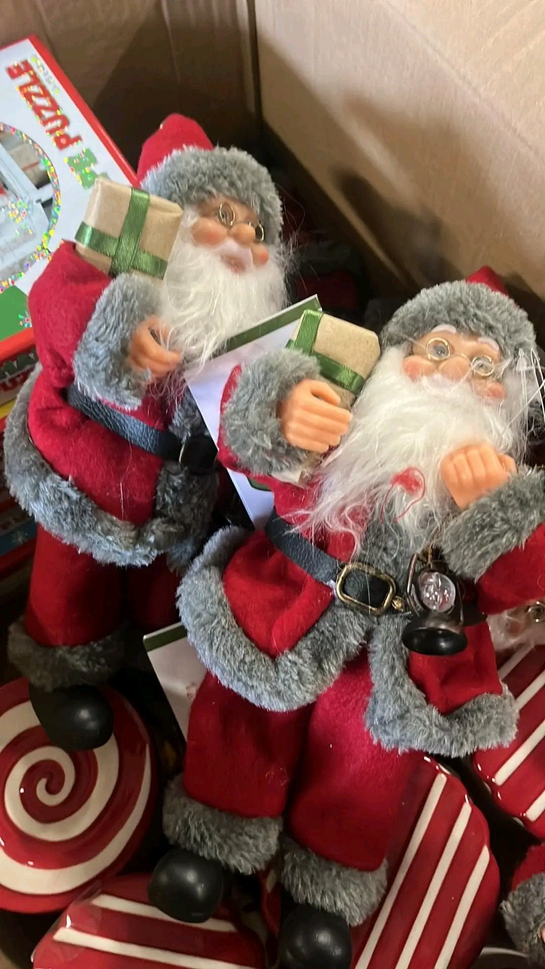 Santa Claus Holiday Figurines Pallets