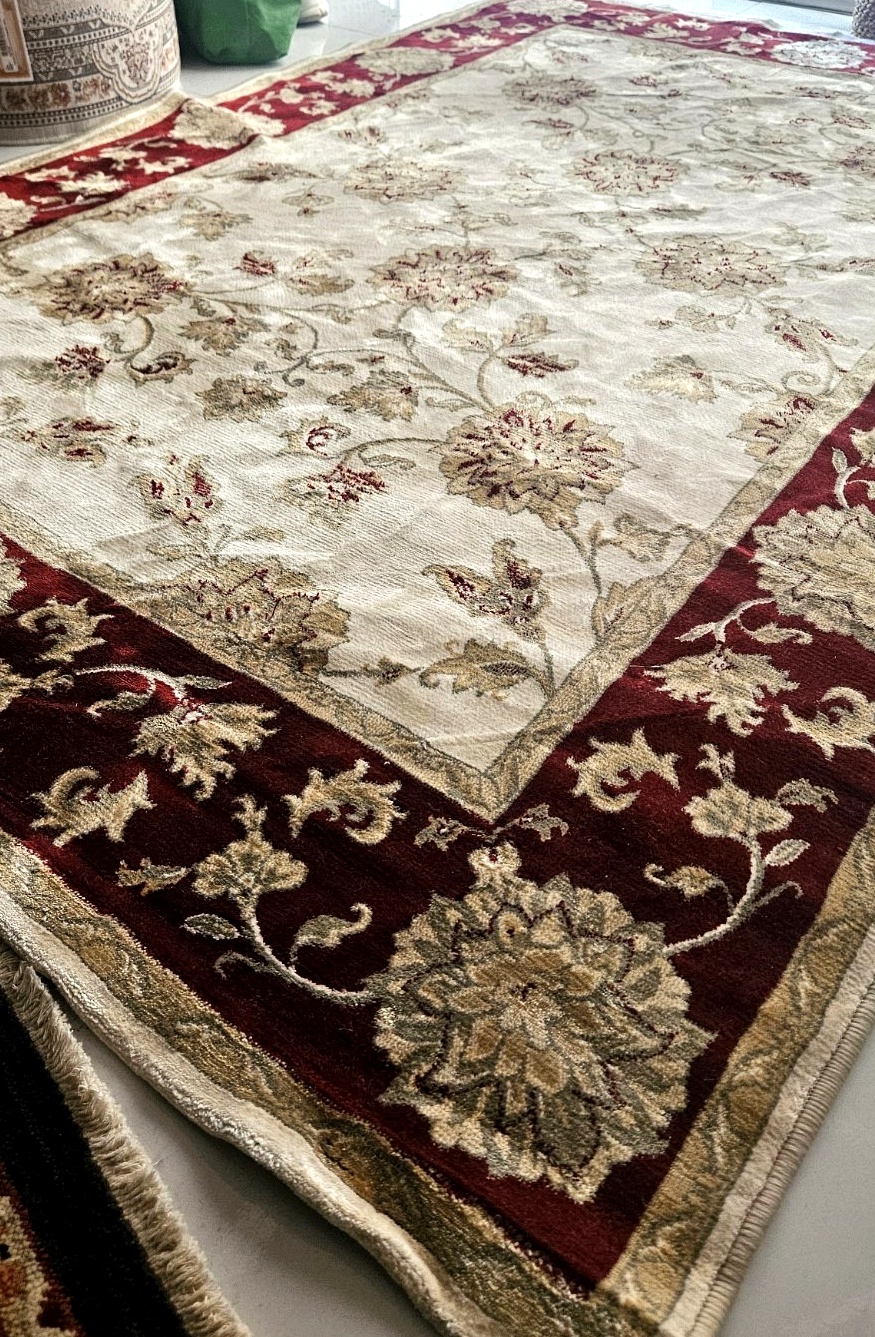 Elegant Floral Area Rug