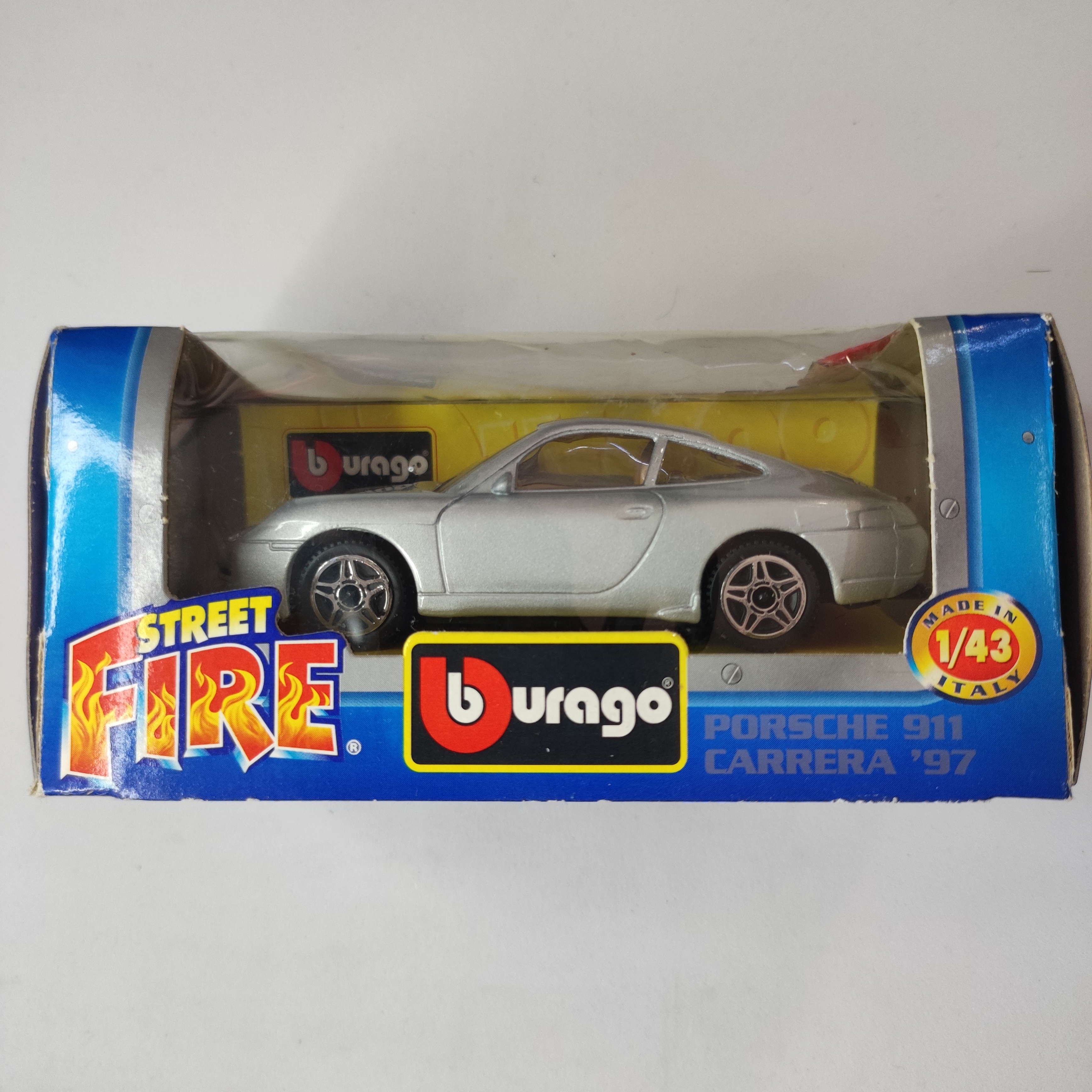 Burago Porsche 911 Carrera '97 1:43