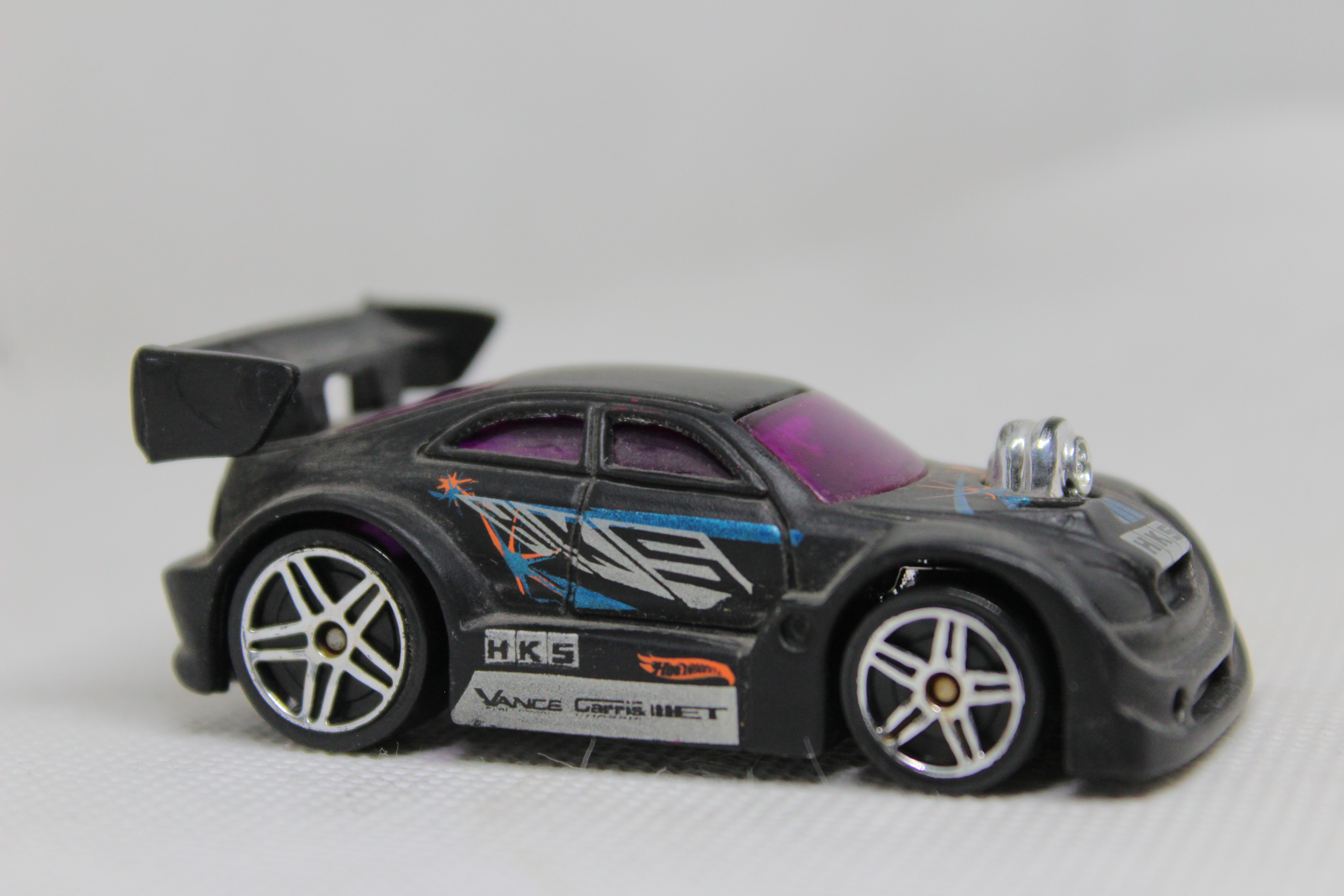 Carro de juguete deportivo