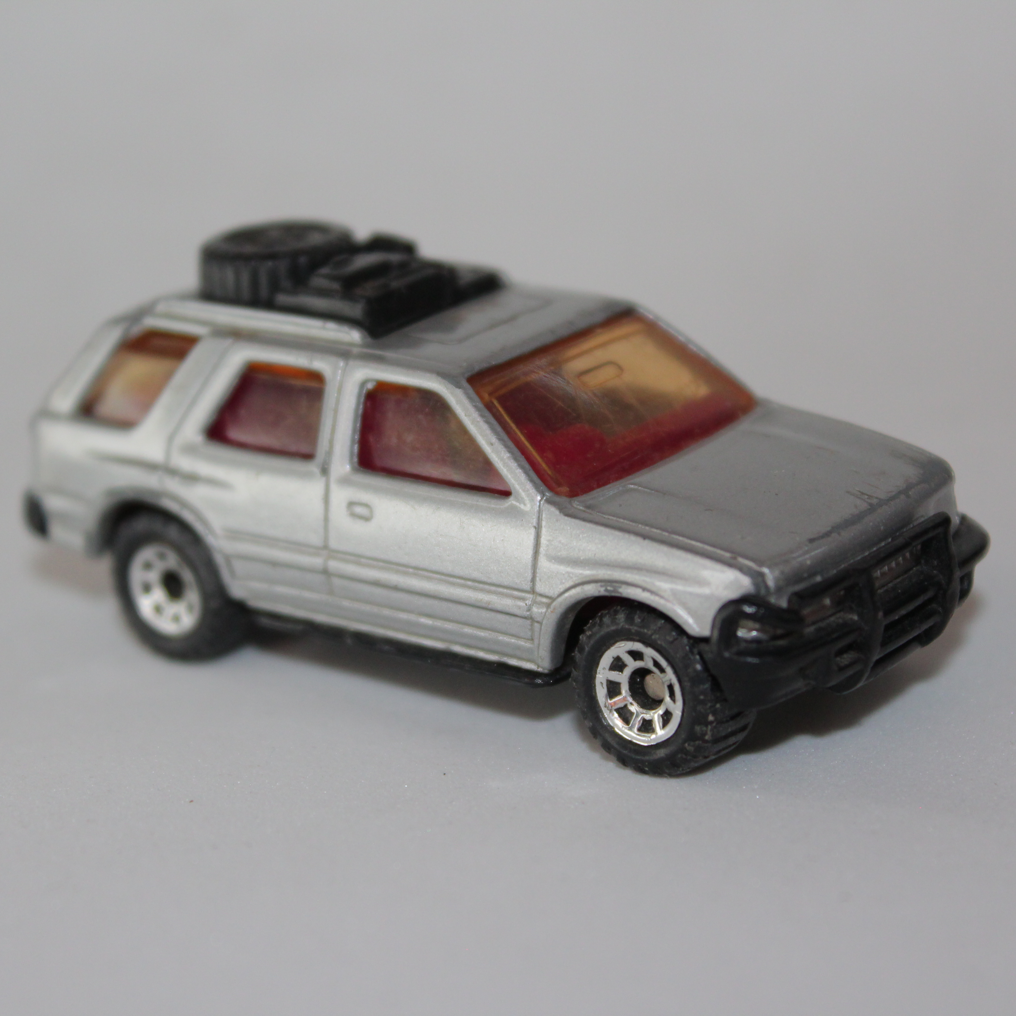 Camioneta SUV de juguete
