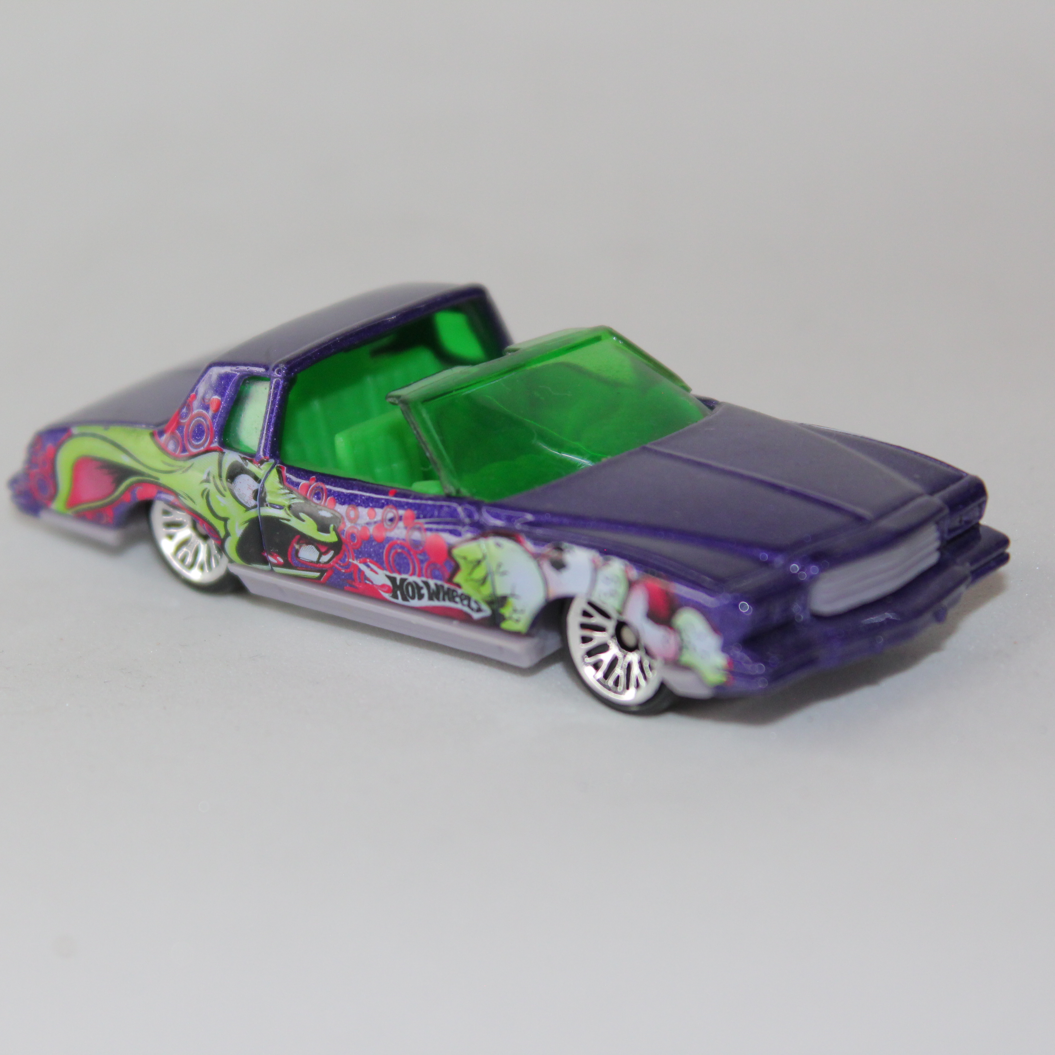 Coche Hot Wheels Edición Dragón