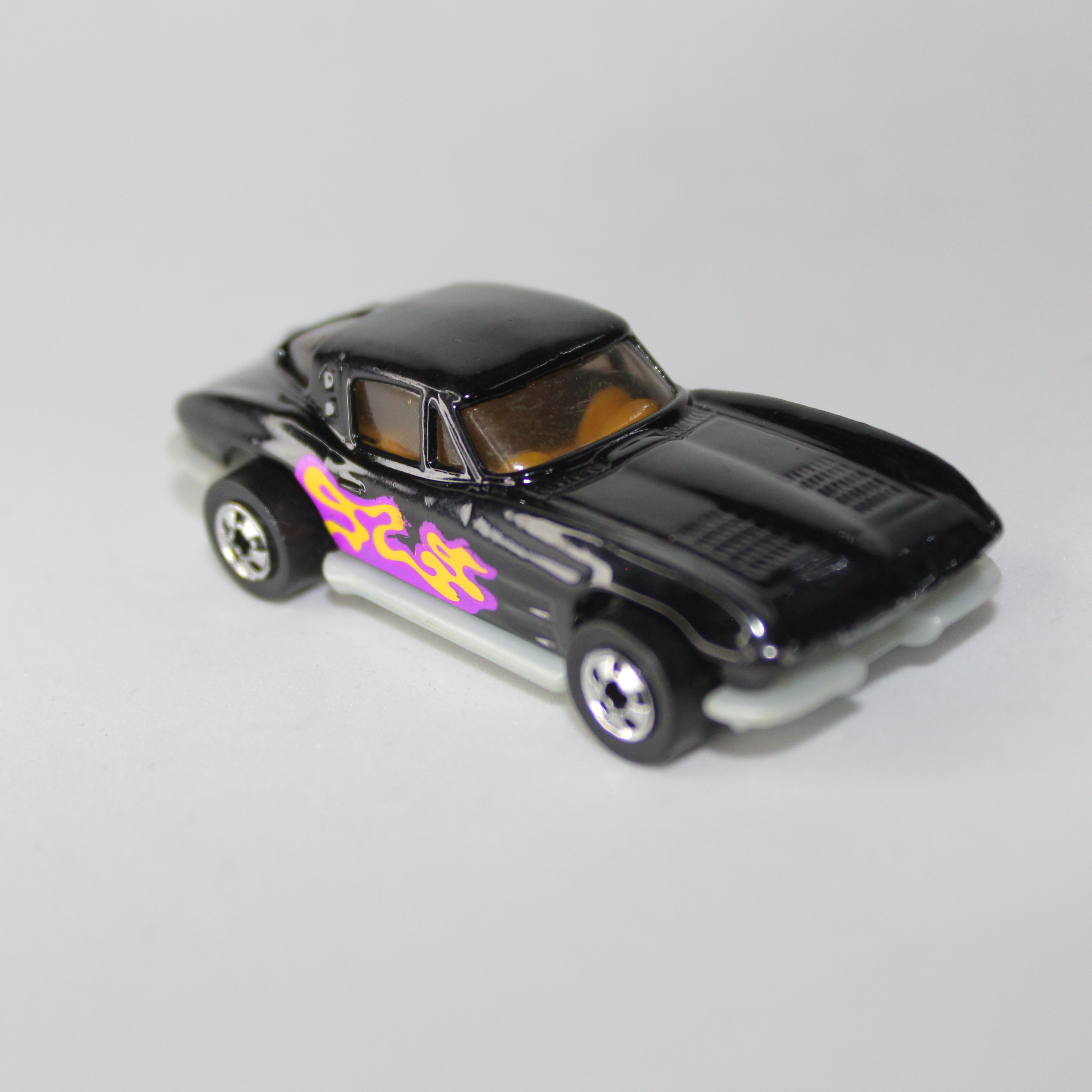 Auto de juguete deportivo