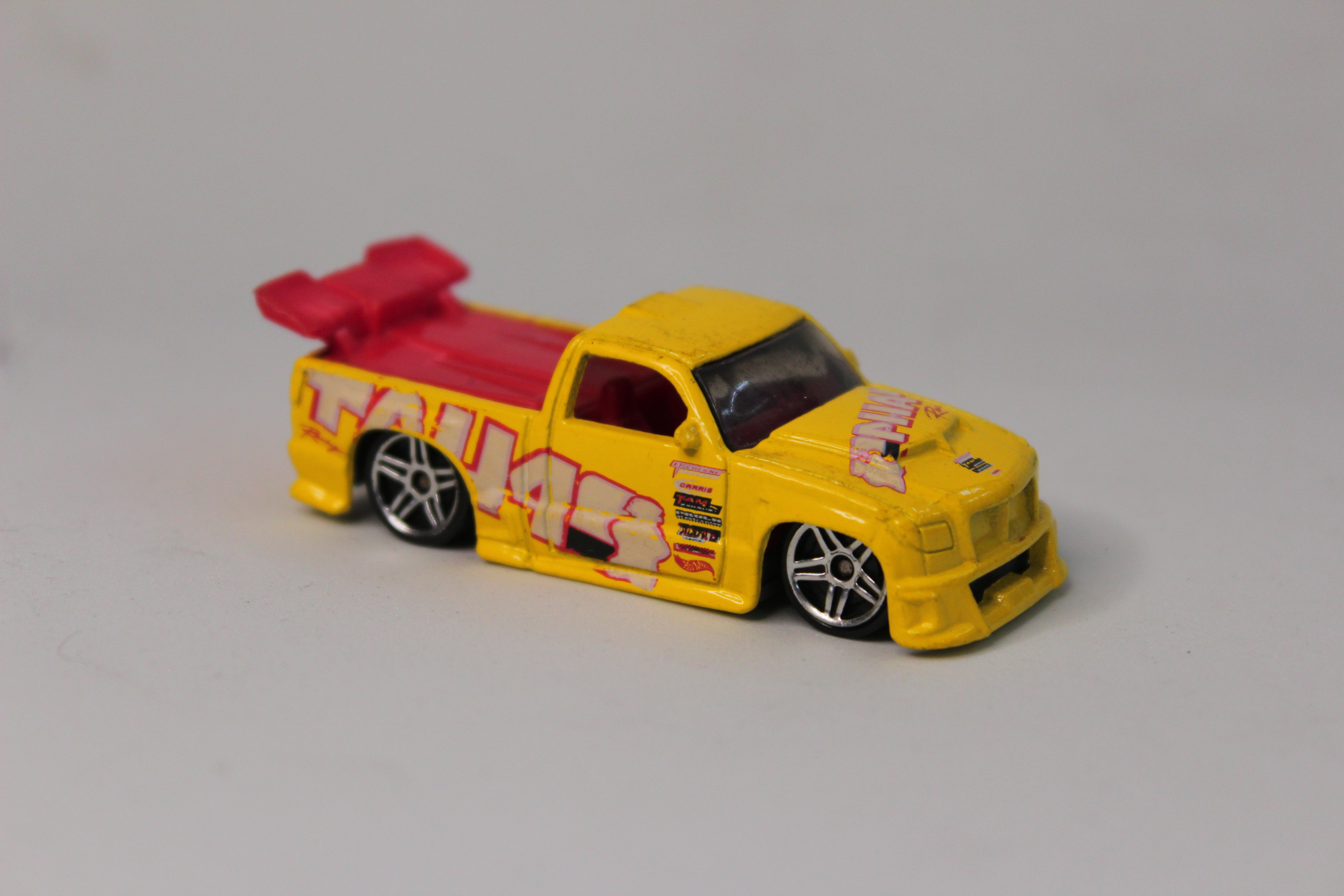 Camioneta deportiva de juguete