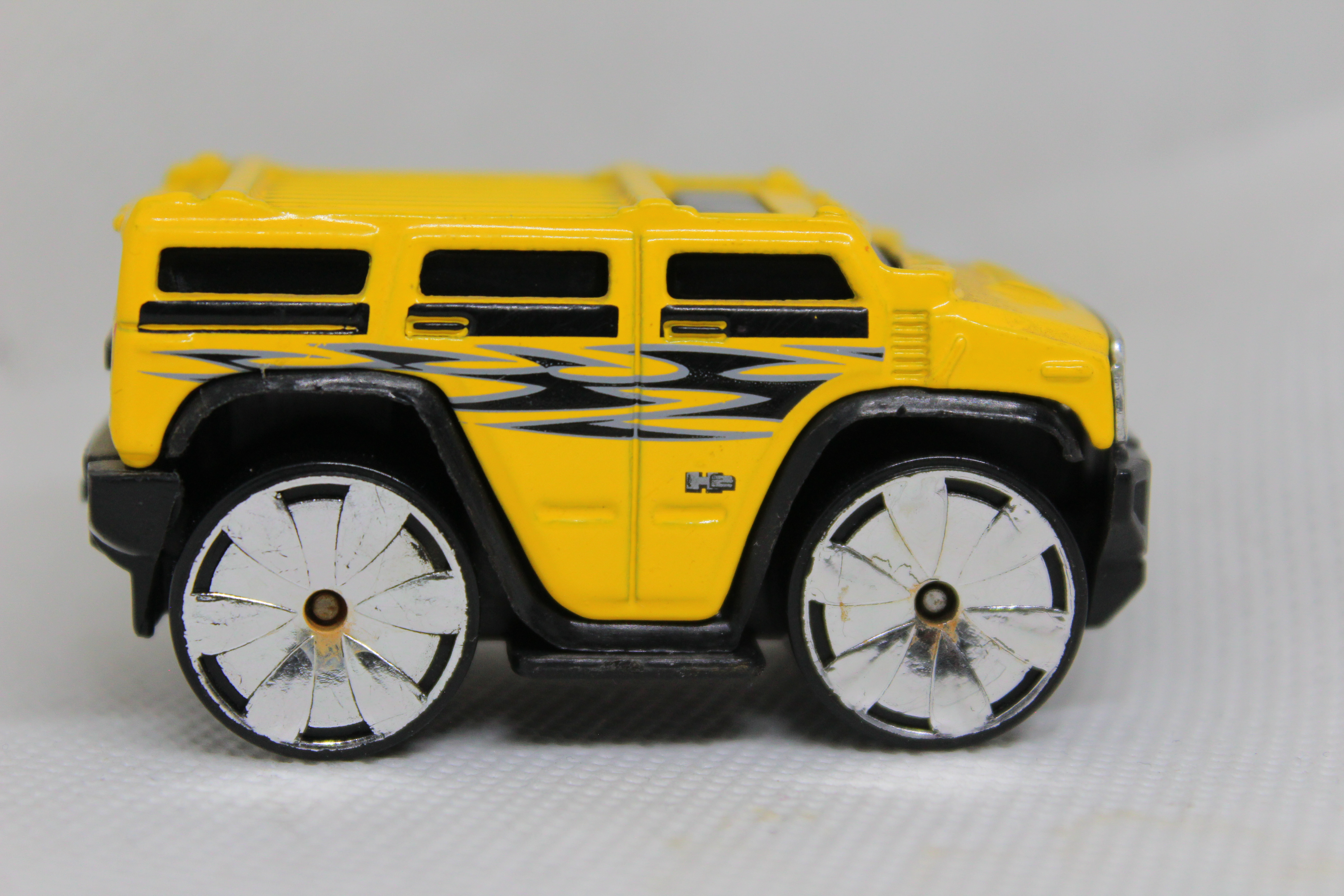 Camioneta Amarilla de Juguete