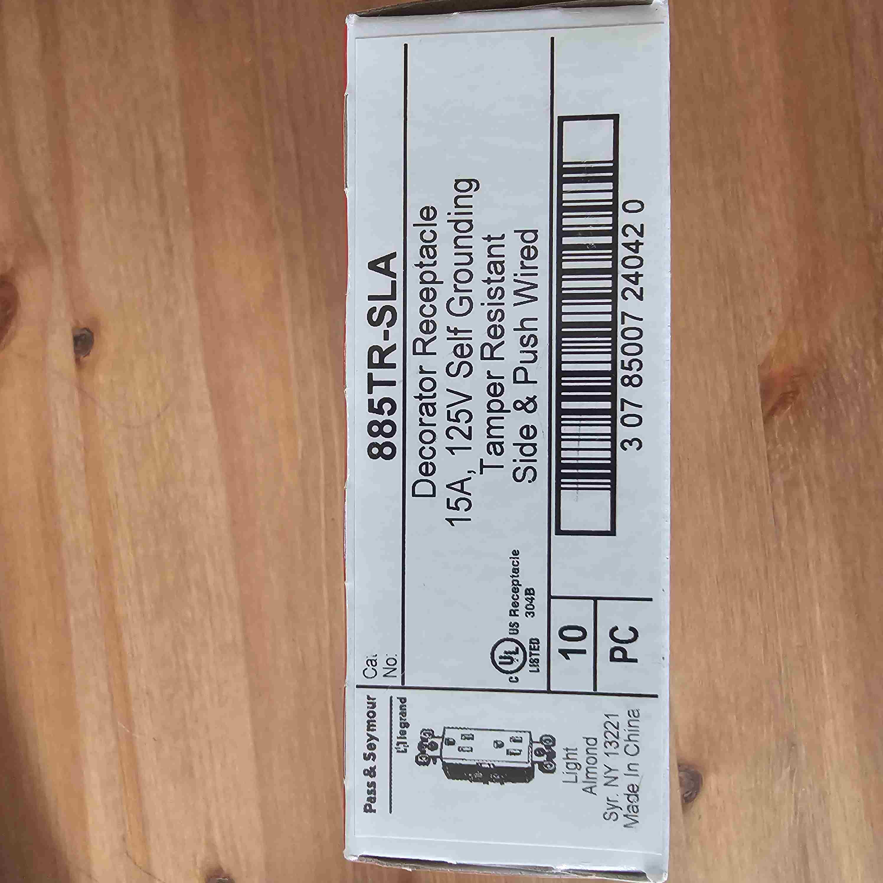 Legrand 885TR-SLA Decorator Receptacle 15A, 125V Self Grounding Tamper Resistant Side & Push Wired