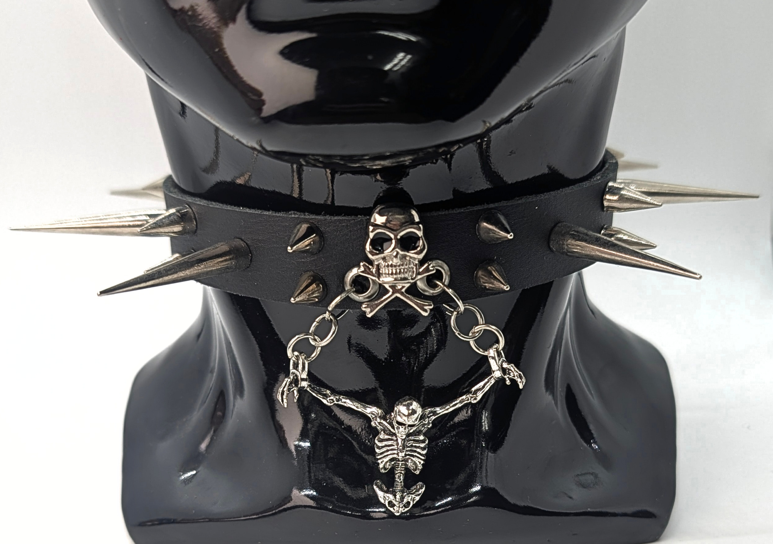 Captured Skeleton Leather Day Collar