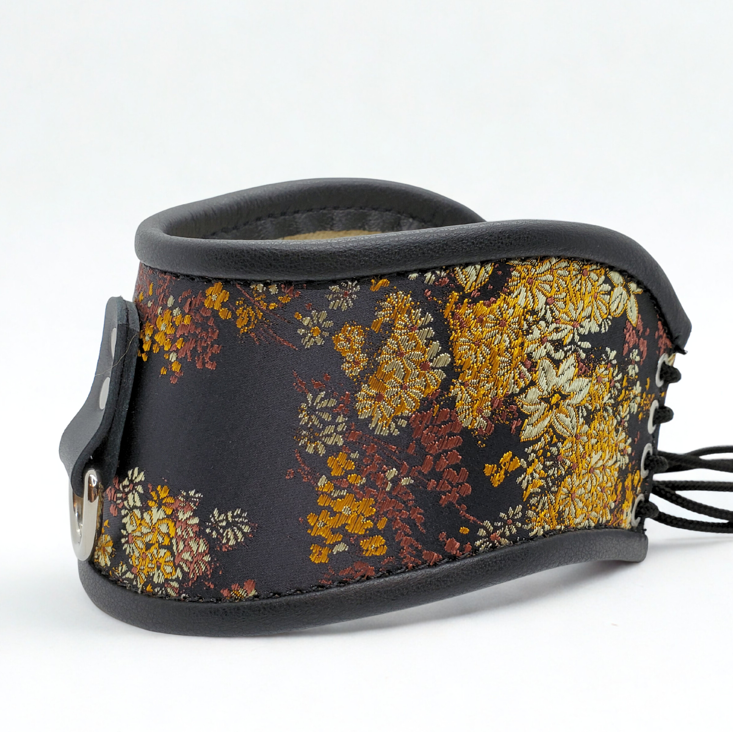 Autumn Brocade Posture Collar