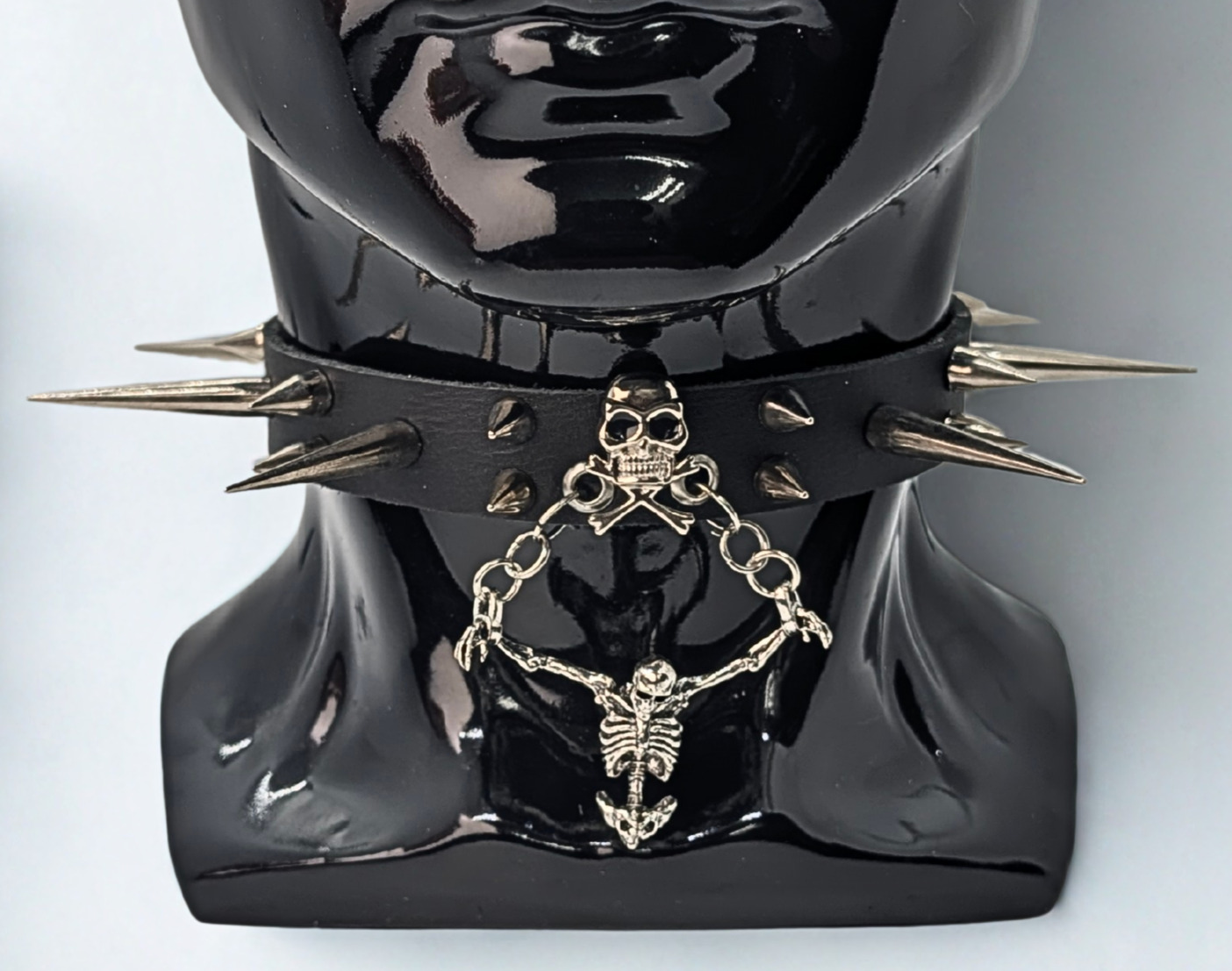 Captured Skeleton Leather Day Collar
