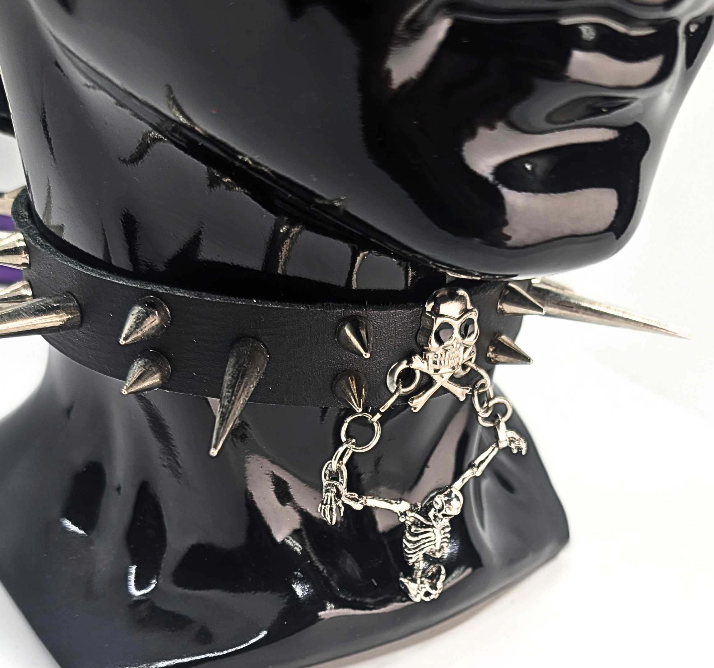 Captured Skeleton Leather Day Collar