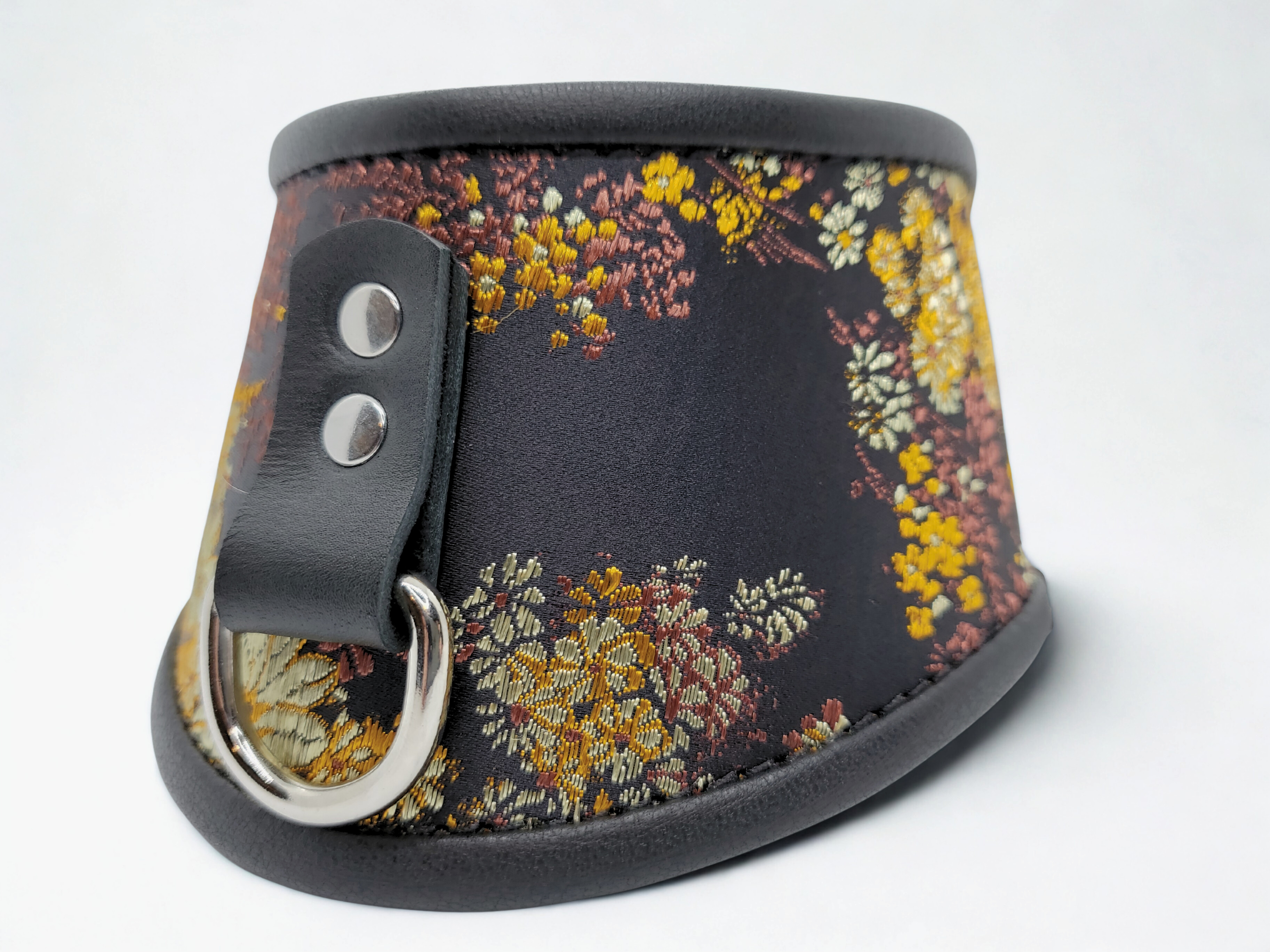 Autumn Brocade Posture Collar