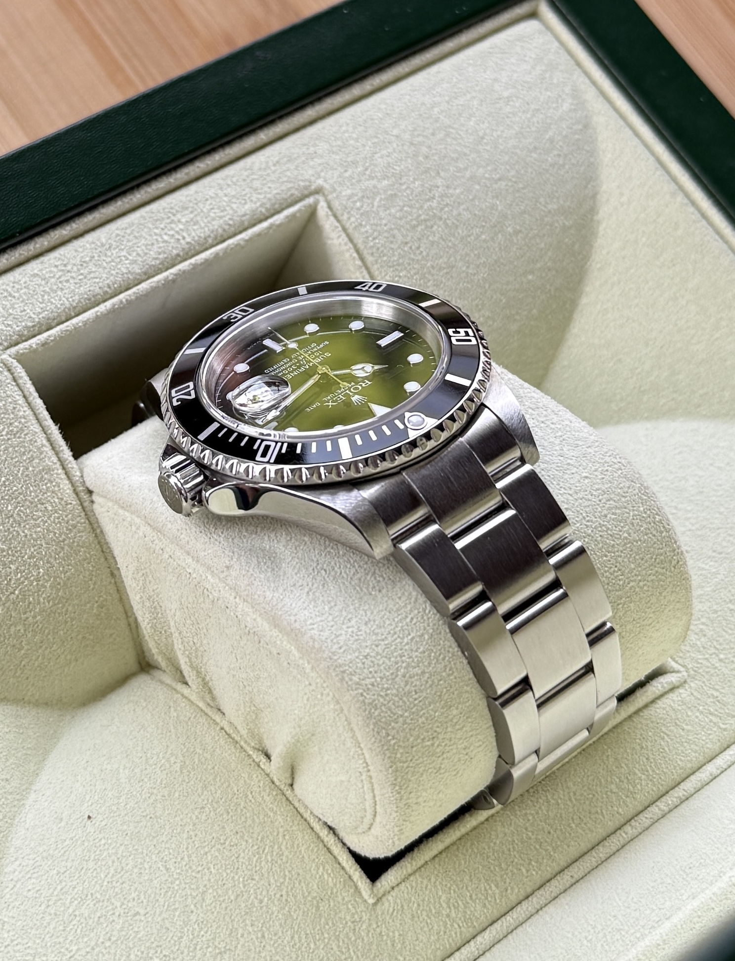 2005 Rolex Submariner 40mm Late F Serial 16610 No-Holes Case Transitional Model