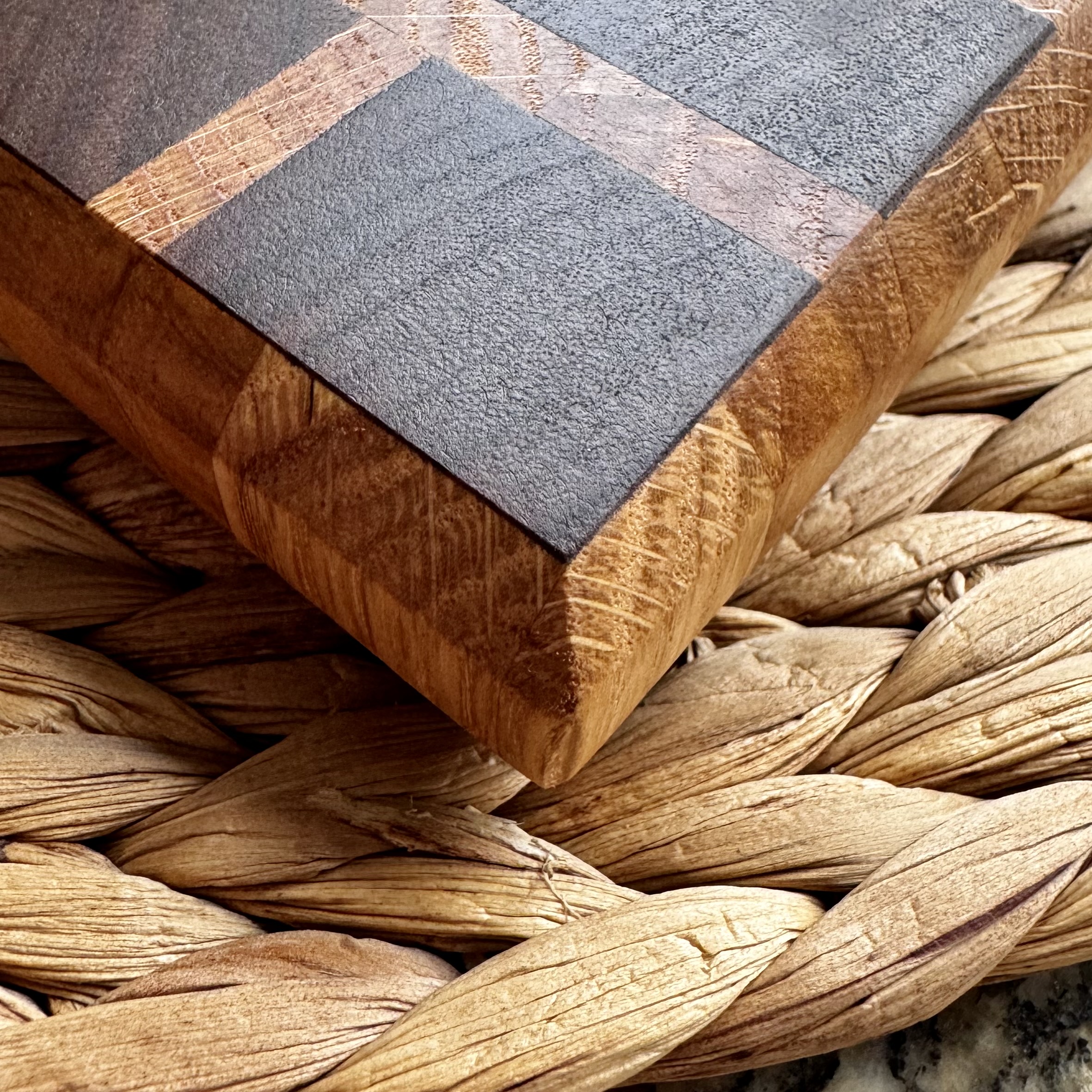 End Grain Brick-Pattern Cutting Board — Masonic Inlay
