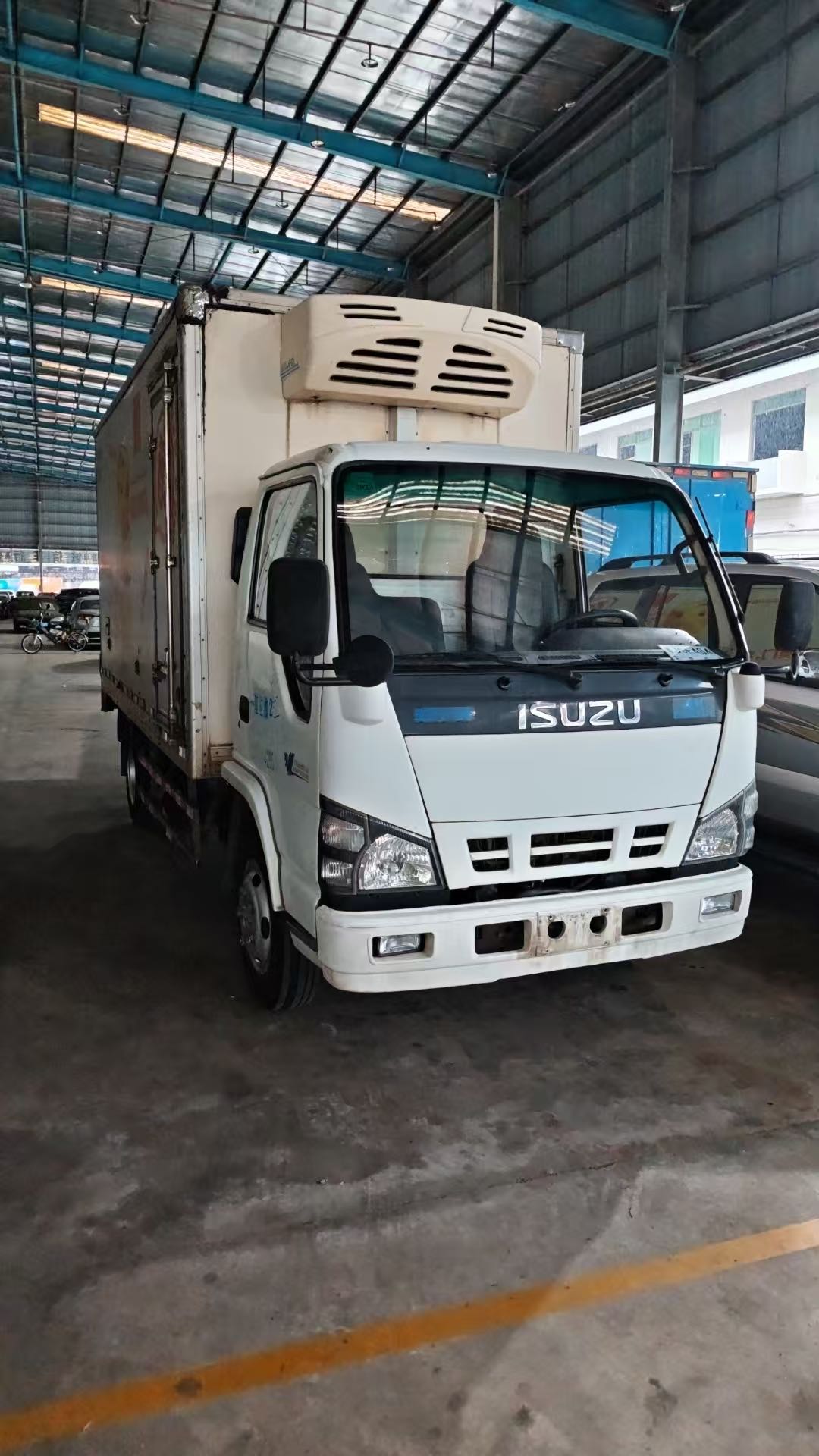 2014 ISUZU Refrigerated Truck