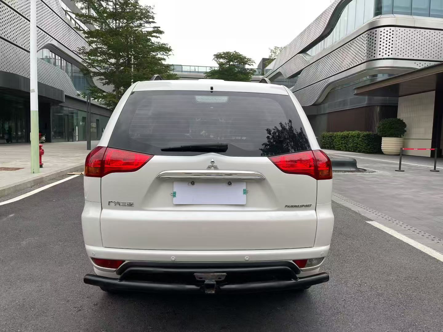 2015 Mitsubishi Pajero