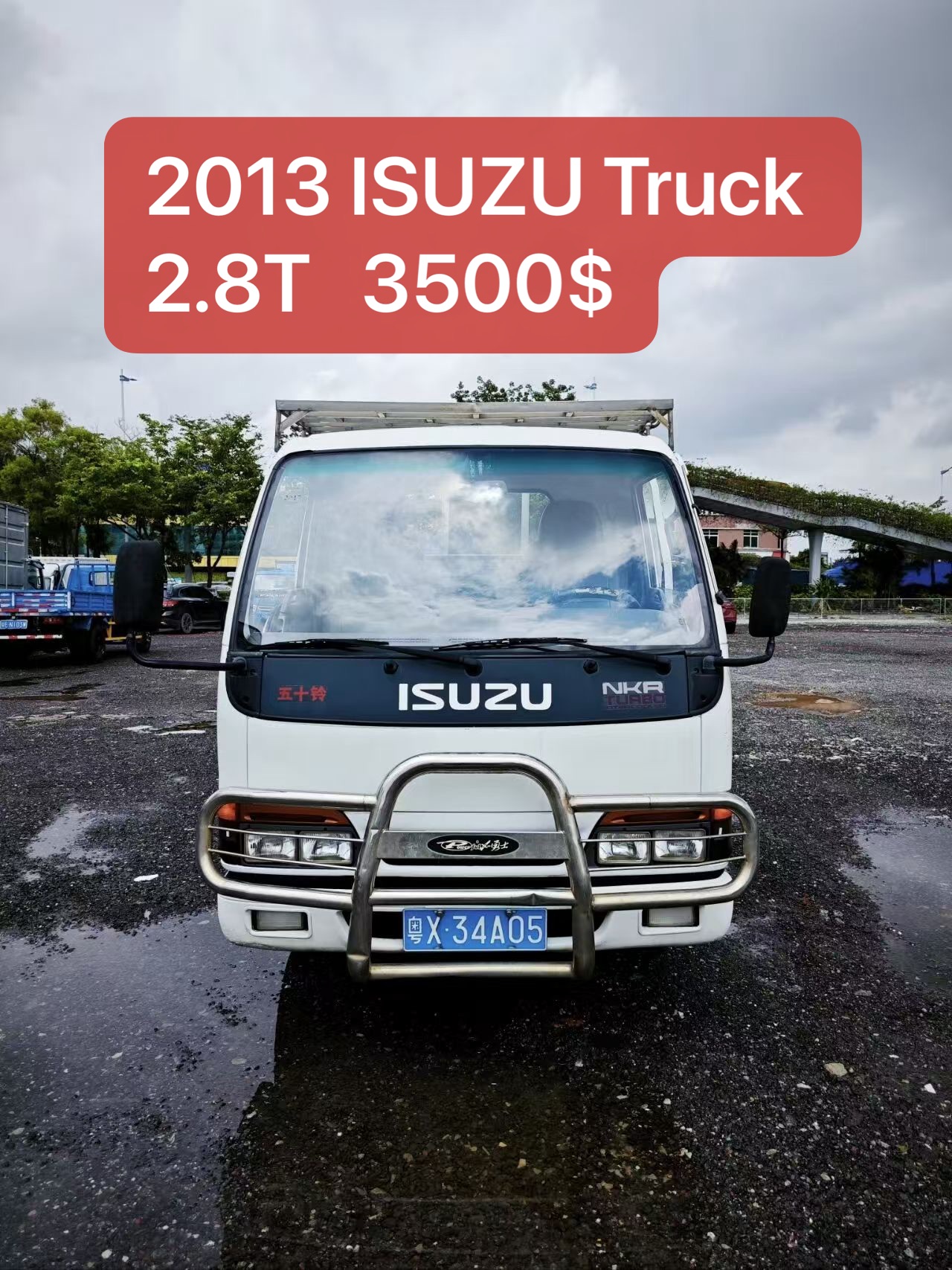 2013 ISUZU NKR Truck