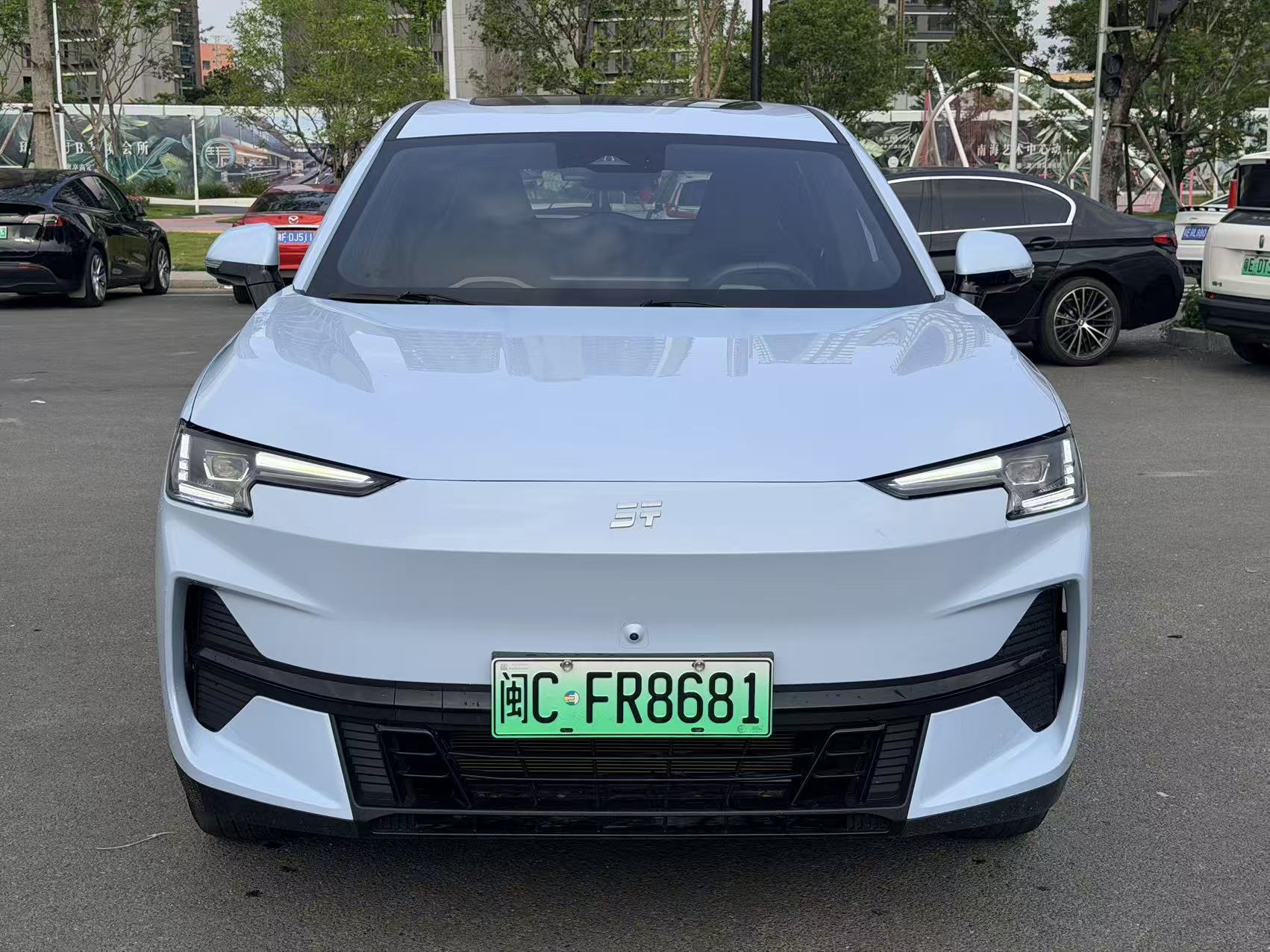 Jetour Shanghai L6 Hybrid SUV