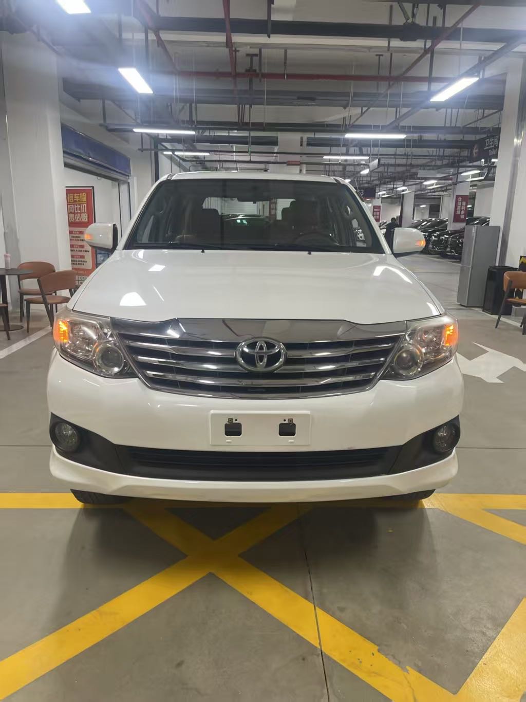 Toyota Fortuner 2.7L 4WD 2014