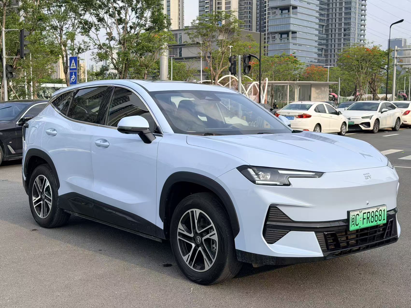 Jetour Shanghai L6 Hybrid SUV