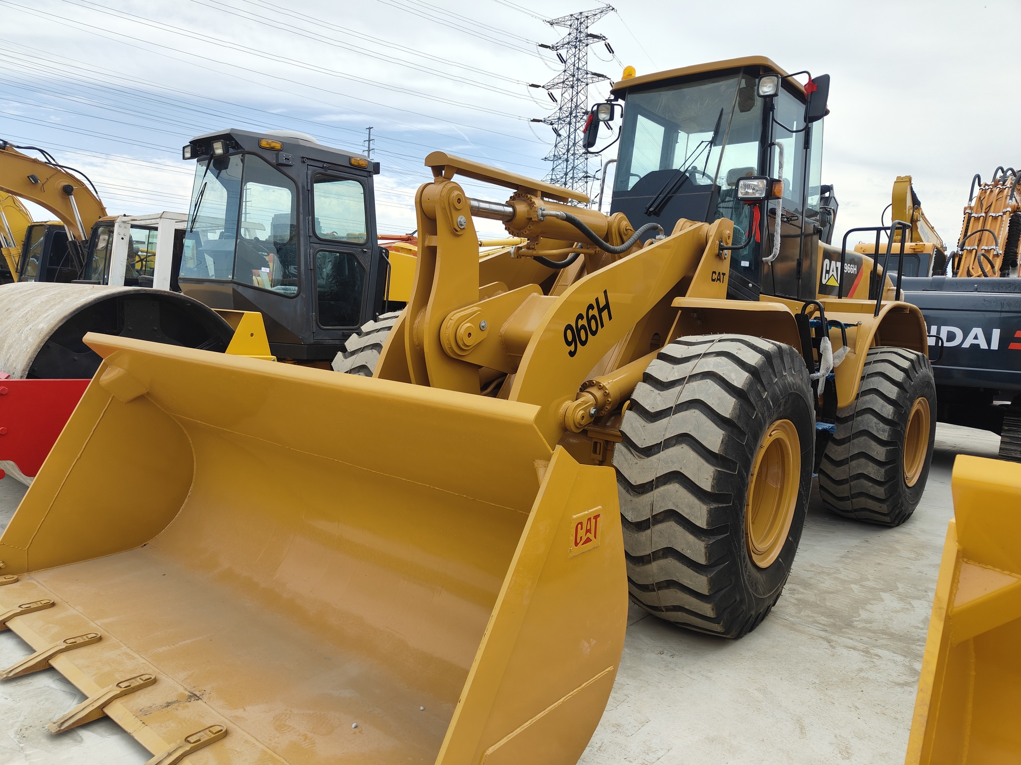 CAT 966H Wheel Loader