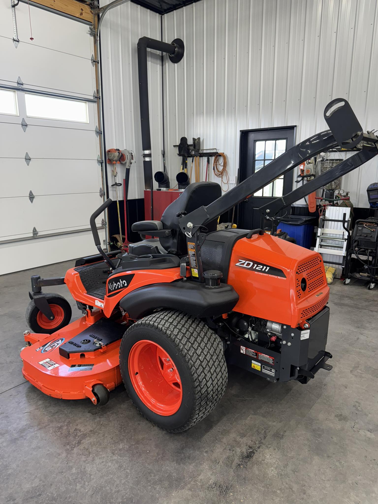 Kubota ZD1211 Zero Turn Mower