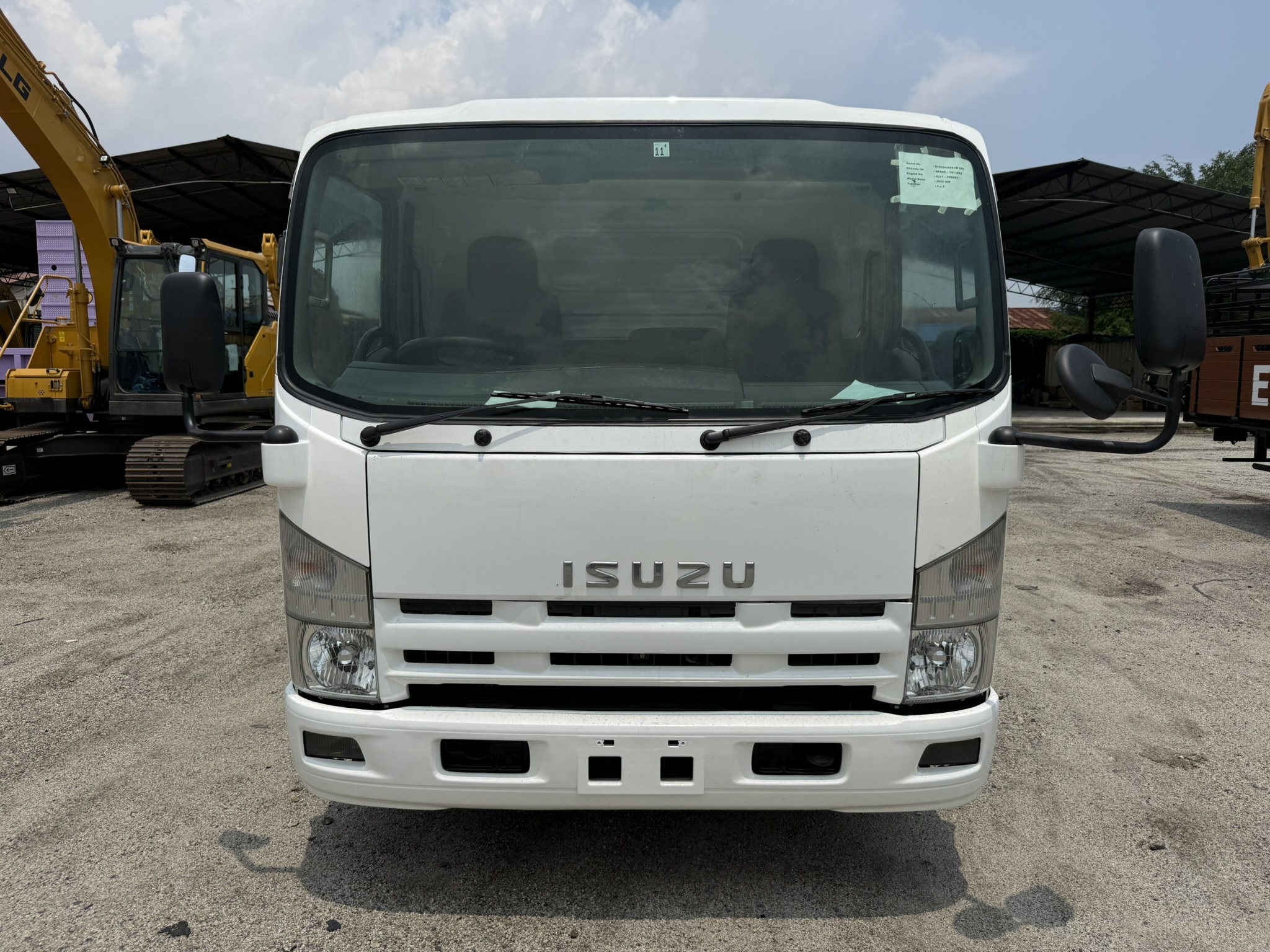 Isuzu N-Series Truck