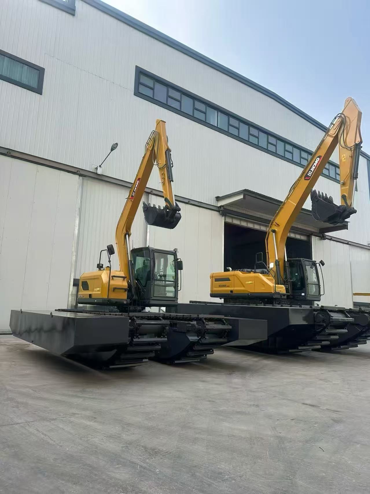 Amphibious Excavator